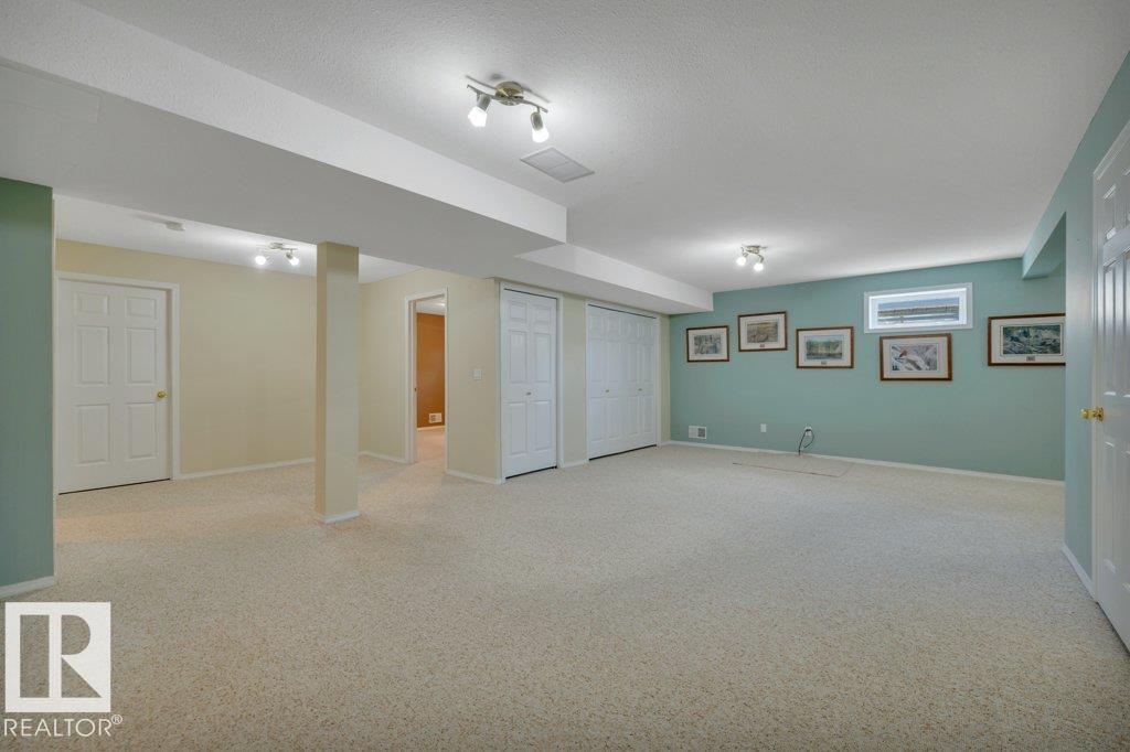 Photo 30 at 205 Ravine villa(s), Bridgeport, Leduc