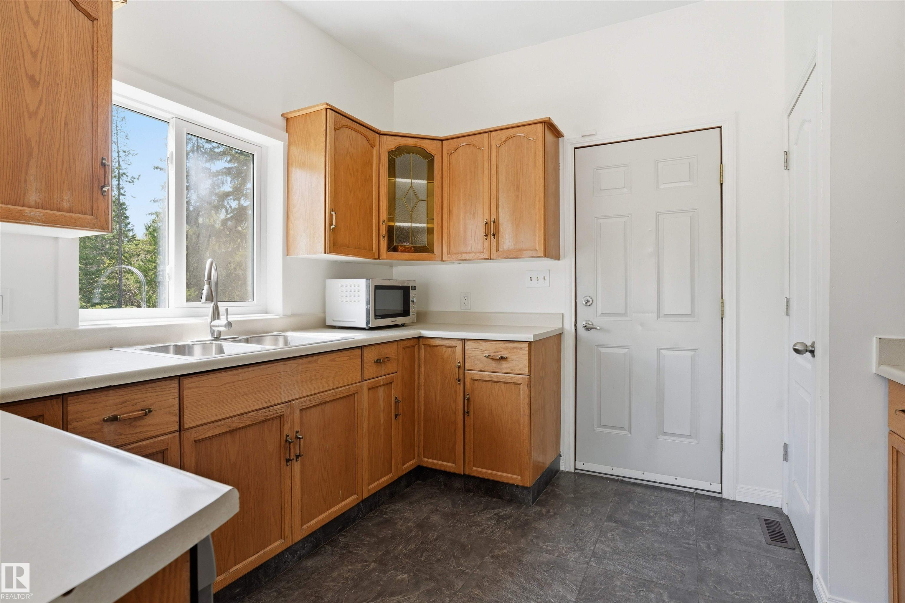 Photo 11 at 53434 Rge Road 40 A, None, Rural Parkland County