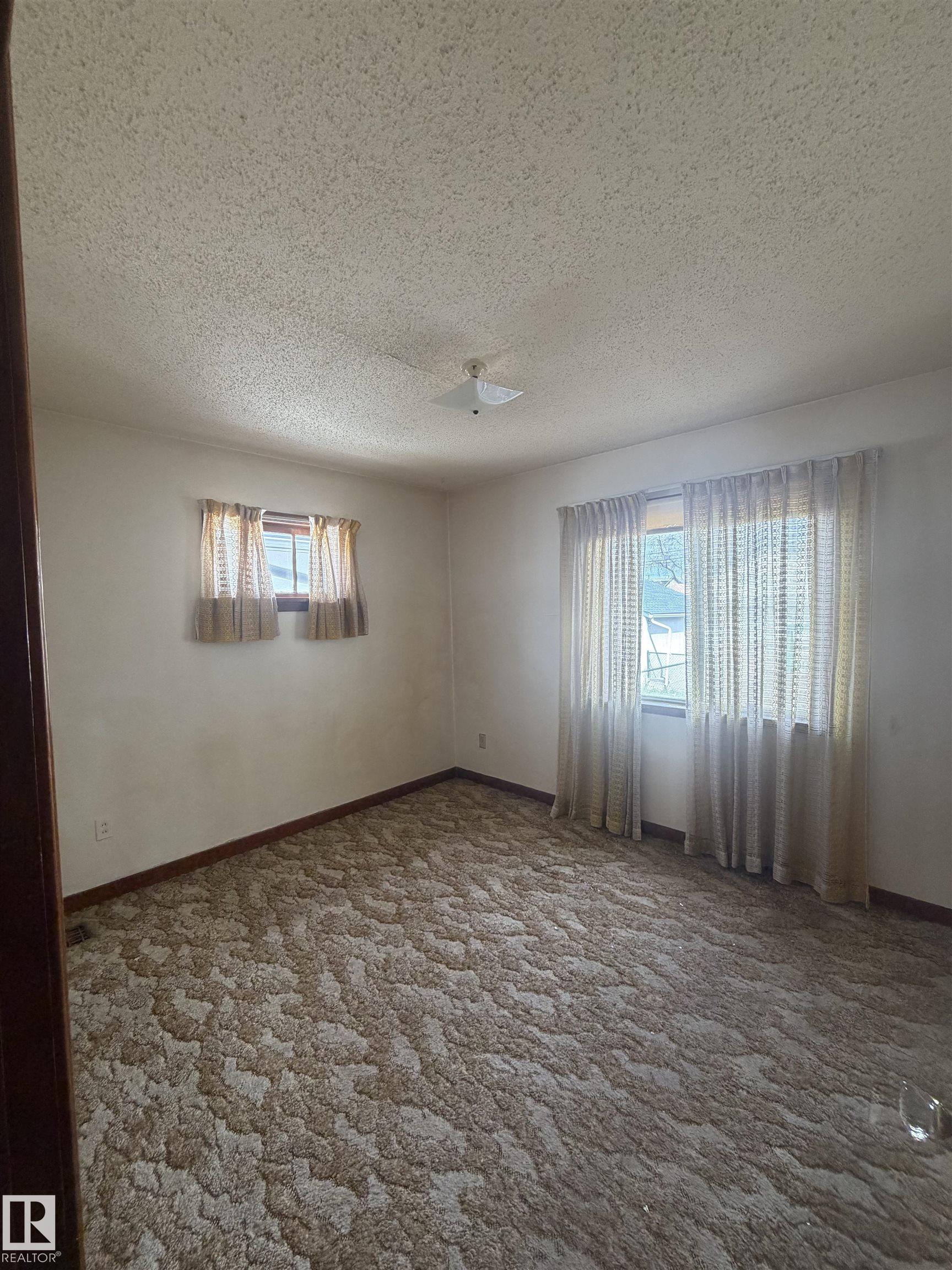Photo 11 at 9630 106 Avenue NW, Mccauley, Edmonton