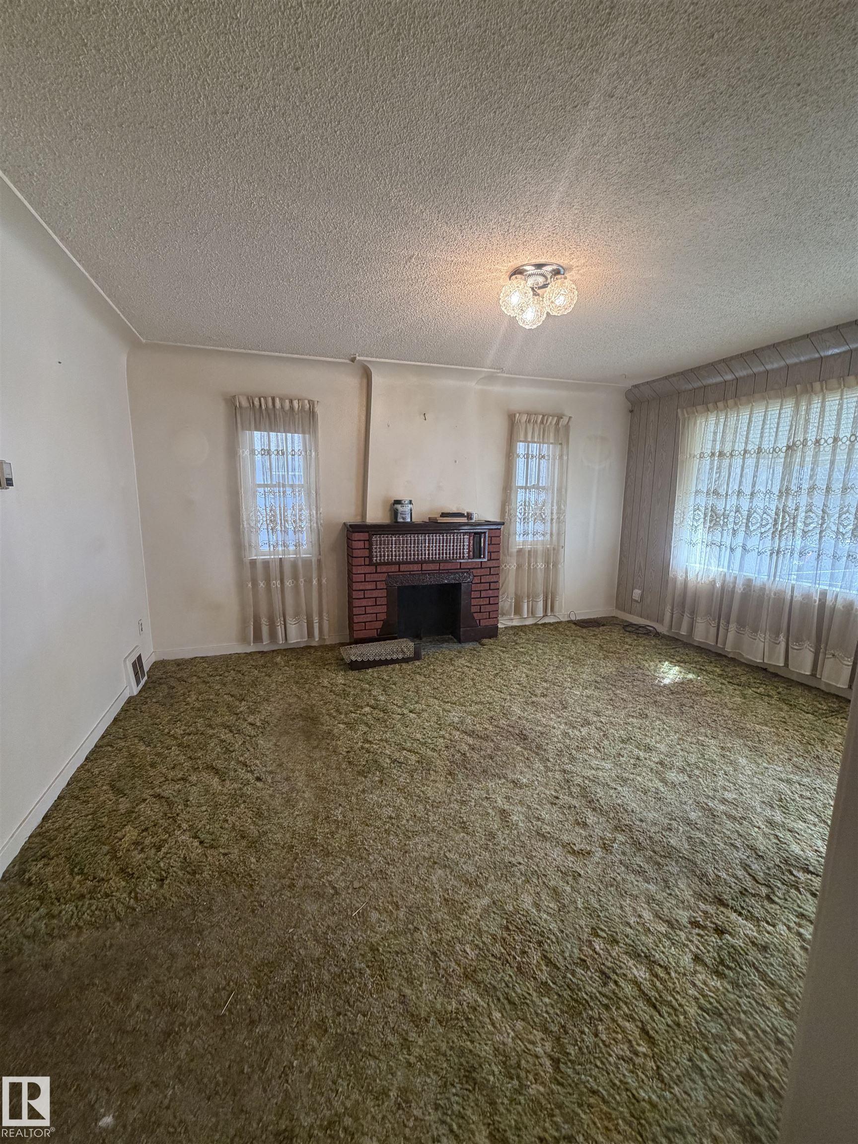 Photo 6 at 9630 106 Avenue NW, Mccauley, Edmonton