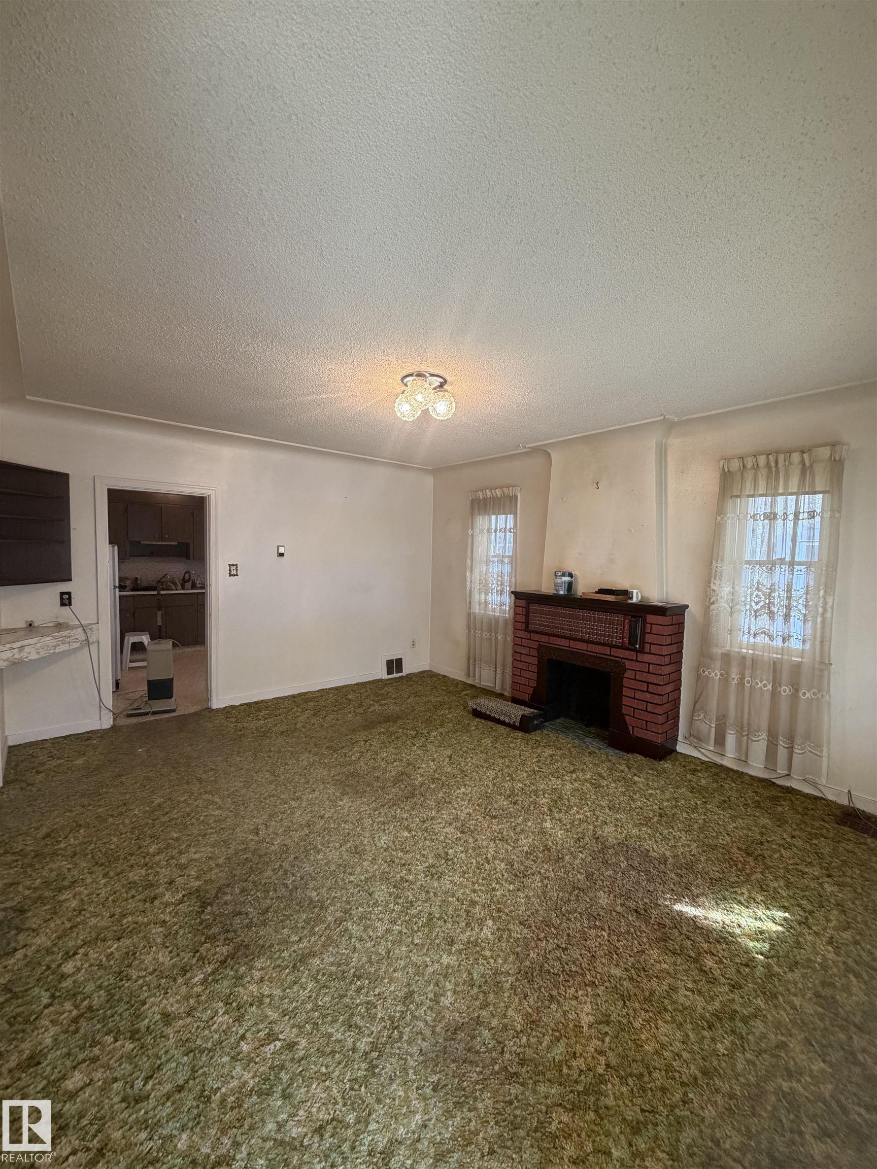Photo 7 at 9630 106 Avenue NW, Mccauley, Edmonton