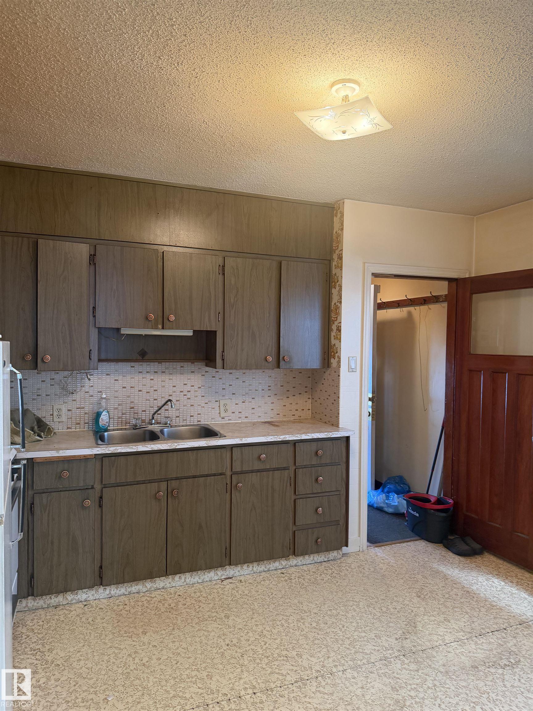 Photo 9 at 9630 106 Avenue NW, Mccauley, Edmonton