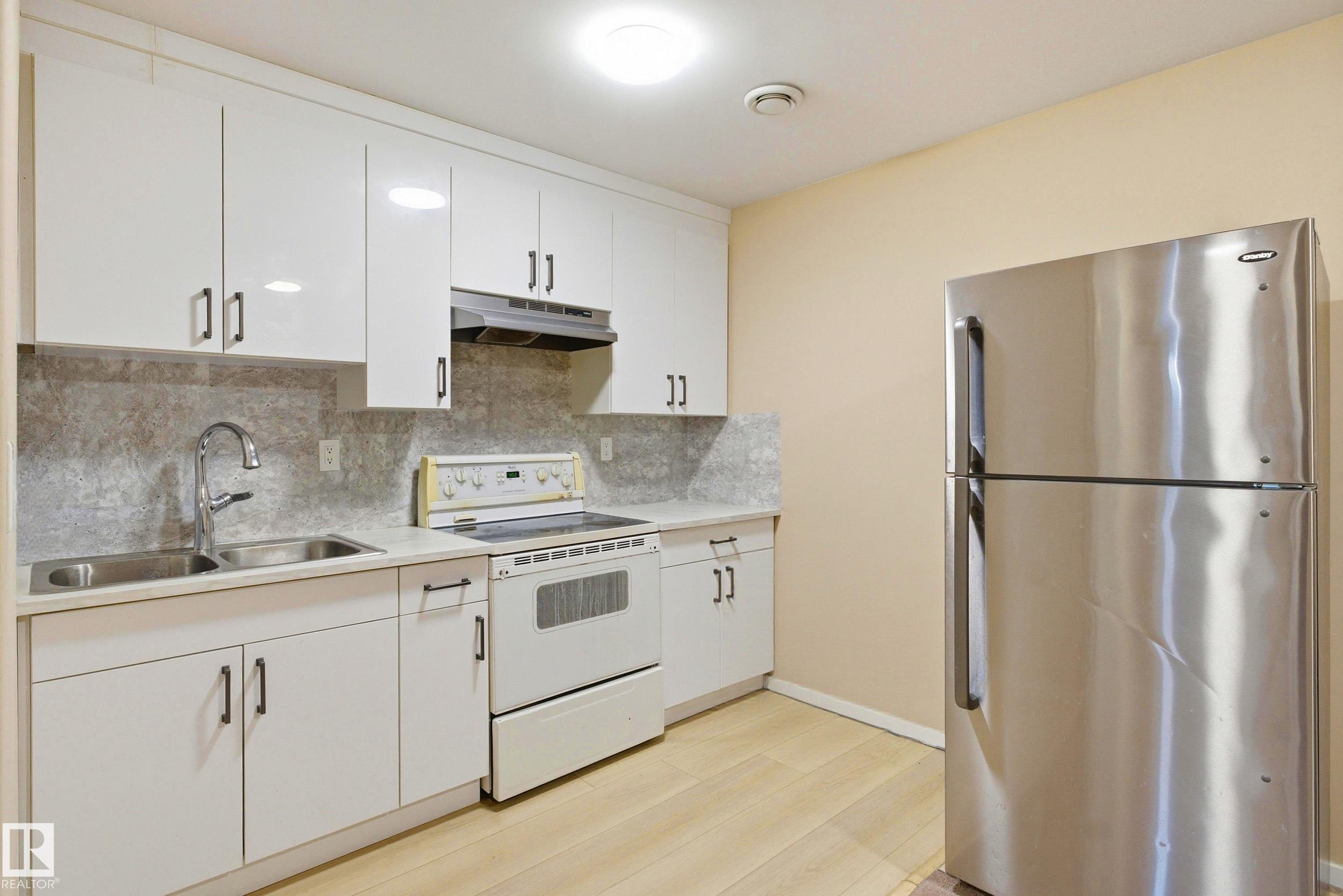 Photo 16 at 2132 32 Street NW, Laurel, Edmonton