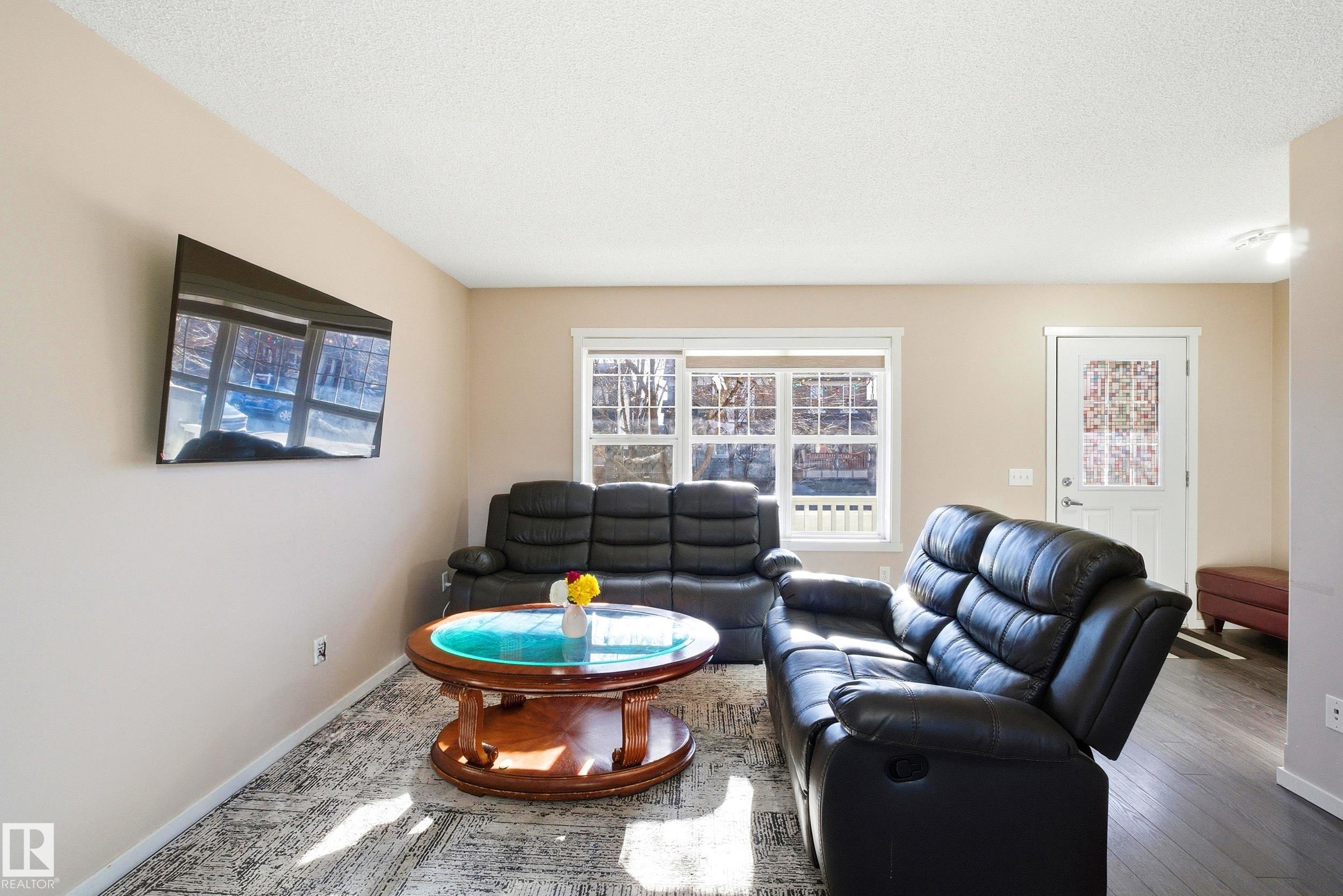 Photo 7 at 2132 32 Street NW, Laurel, Edmonton
