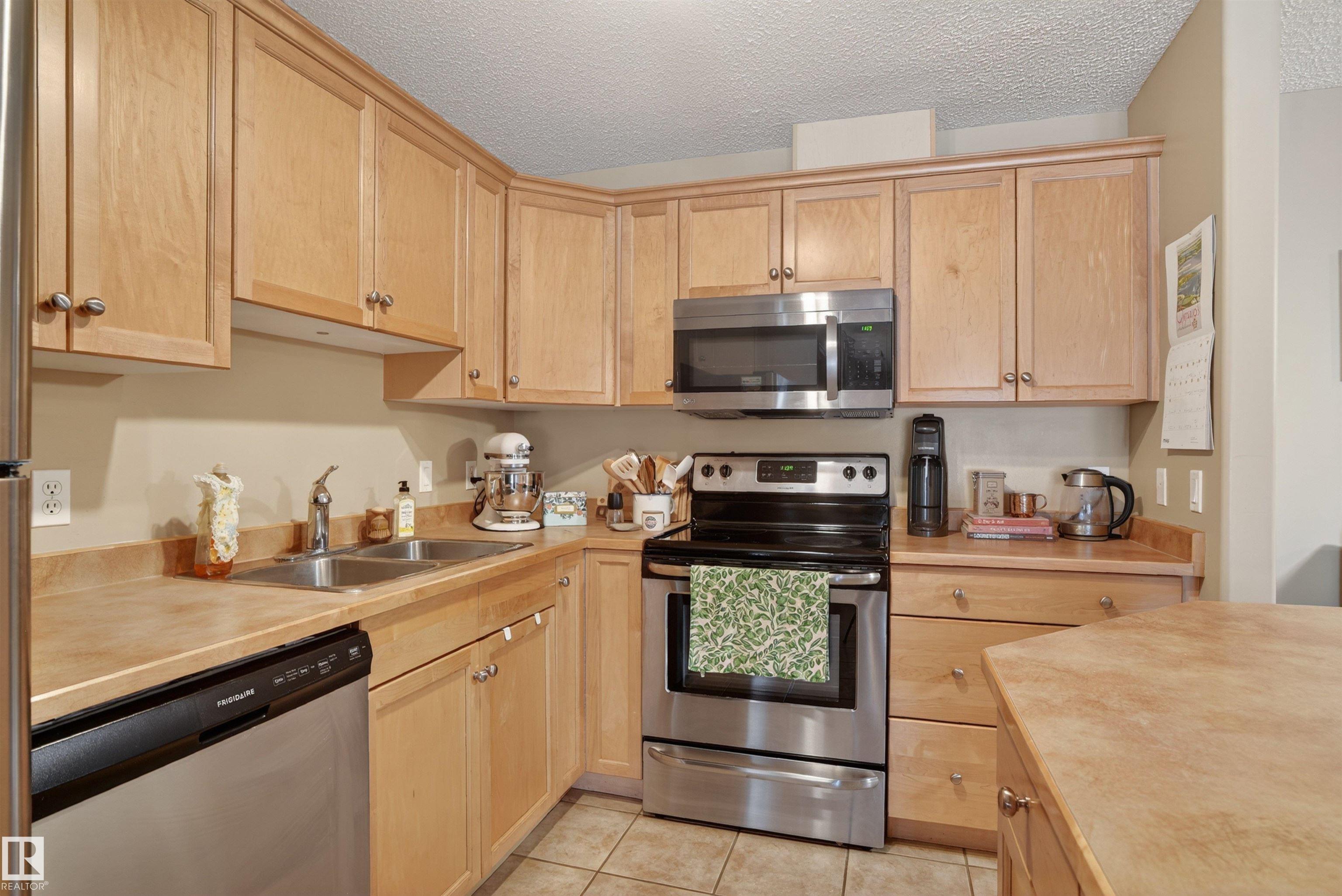 Photo 10 at 110 - 2903 Rabbit Hill Road NW, Hodgson, Edmonton