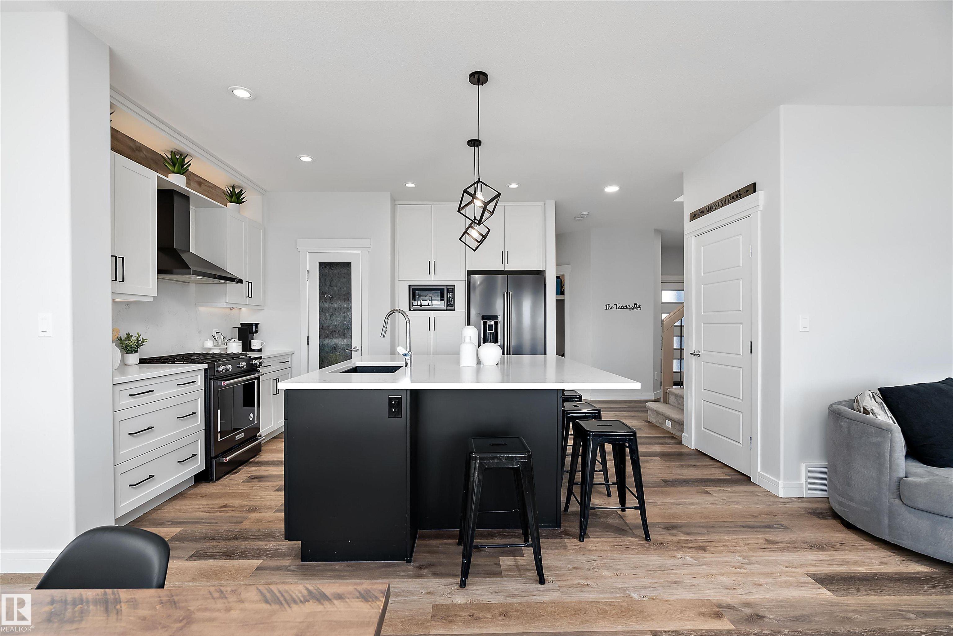 575 Boulder Wynd, Black Stone, Leduc
