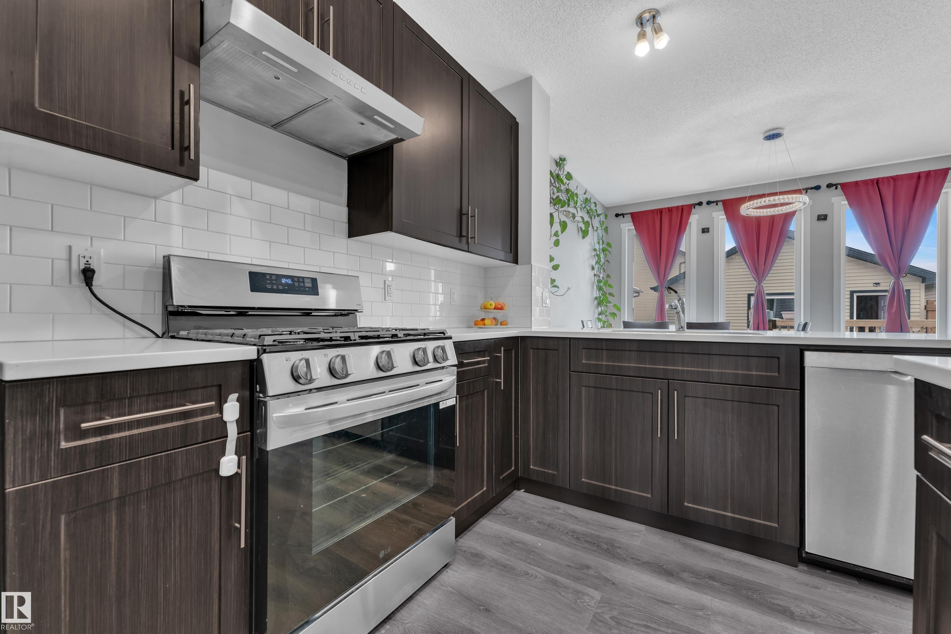 Photo 11 at 2611 Price Common SW, Paisley, Edmonton