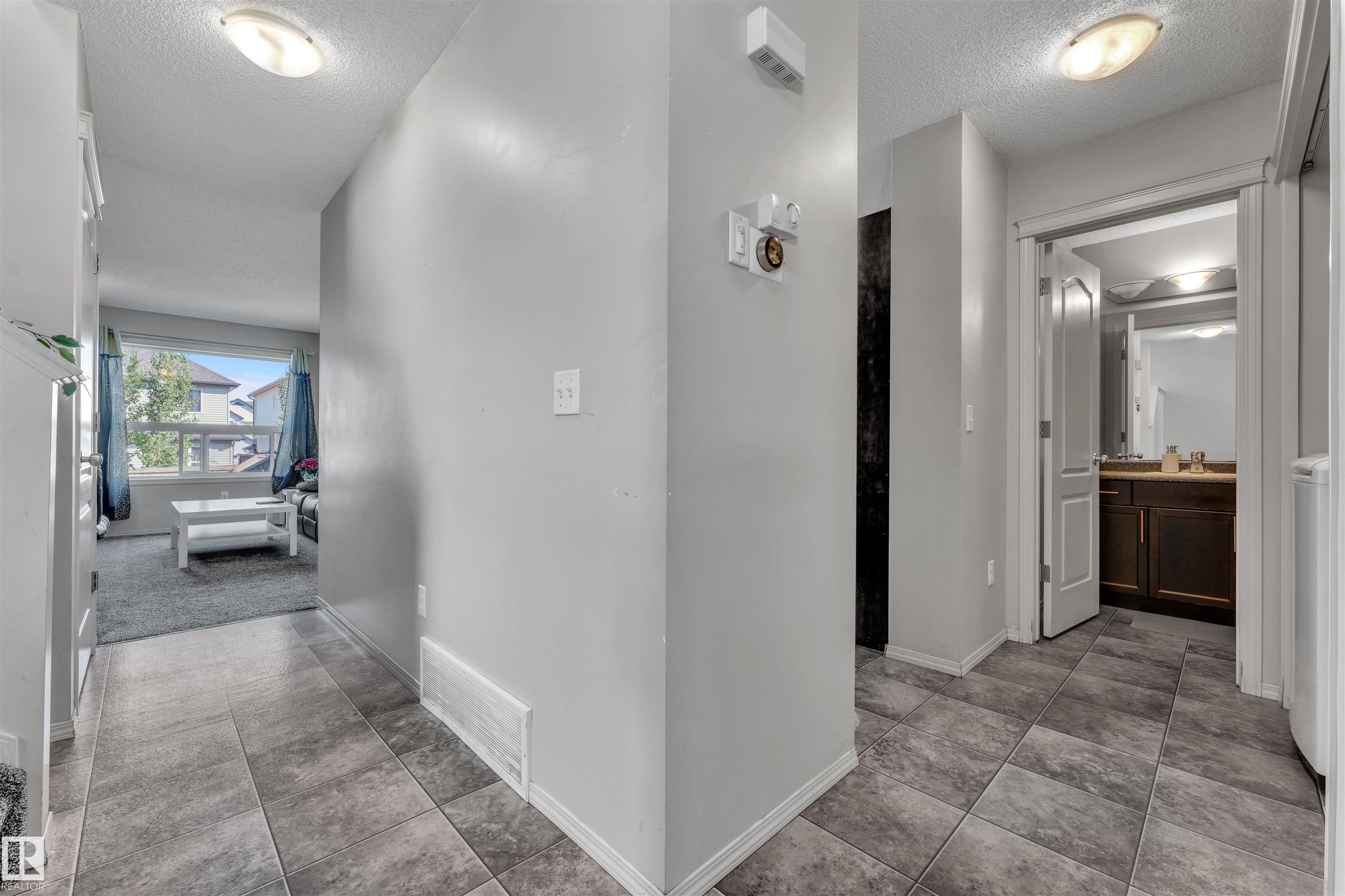 https://zimg.paragon.ice.com/ParagonImages/Property/PM/RAE/225401487/25/0/0/b27059403eeda679350803b5a820919a/1/aafa23b63840ea949466d91dd8d20432/225401487-C01EF5A9-2609-4DBE-A827-D9309F377F81.JPG