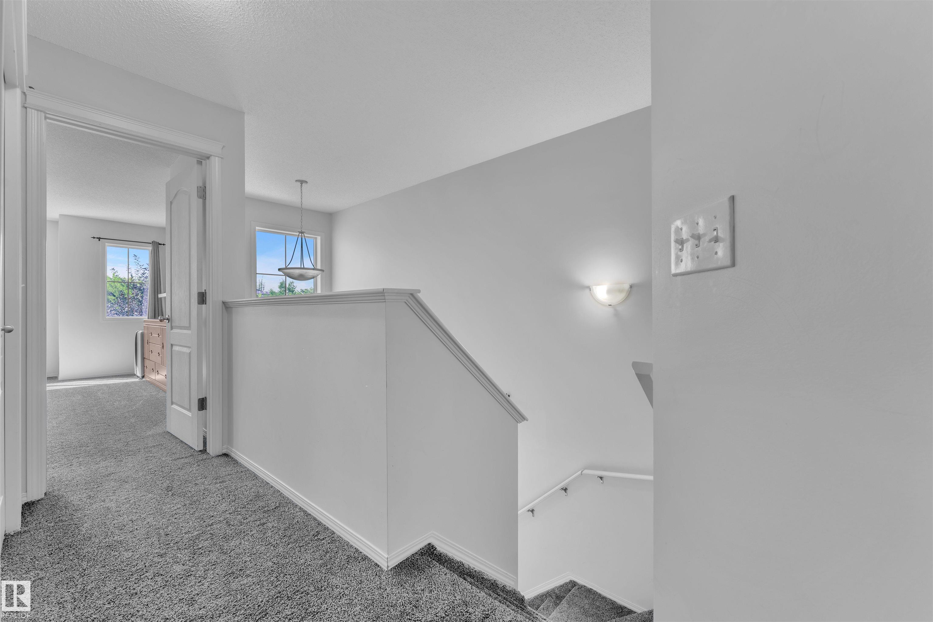 https://zimg.paragon.ice.com/ParagonImages/Property/PM/RAE/225401487/26/0/0/5d4b137e9b6f1a12a31ce71dbcc1bbec/1/aafa23b63840ea949466d91dd8d20432/225401487-5404E6F1-A088-4C2C-A09C-240AE0858670.JPG