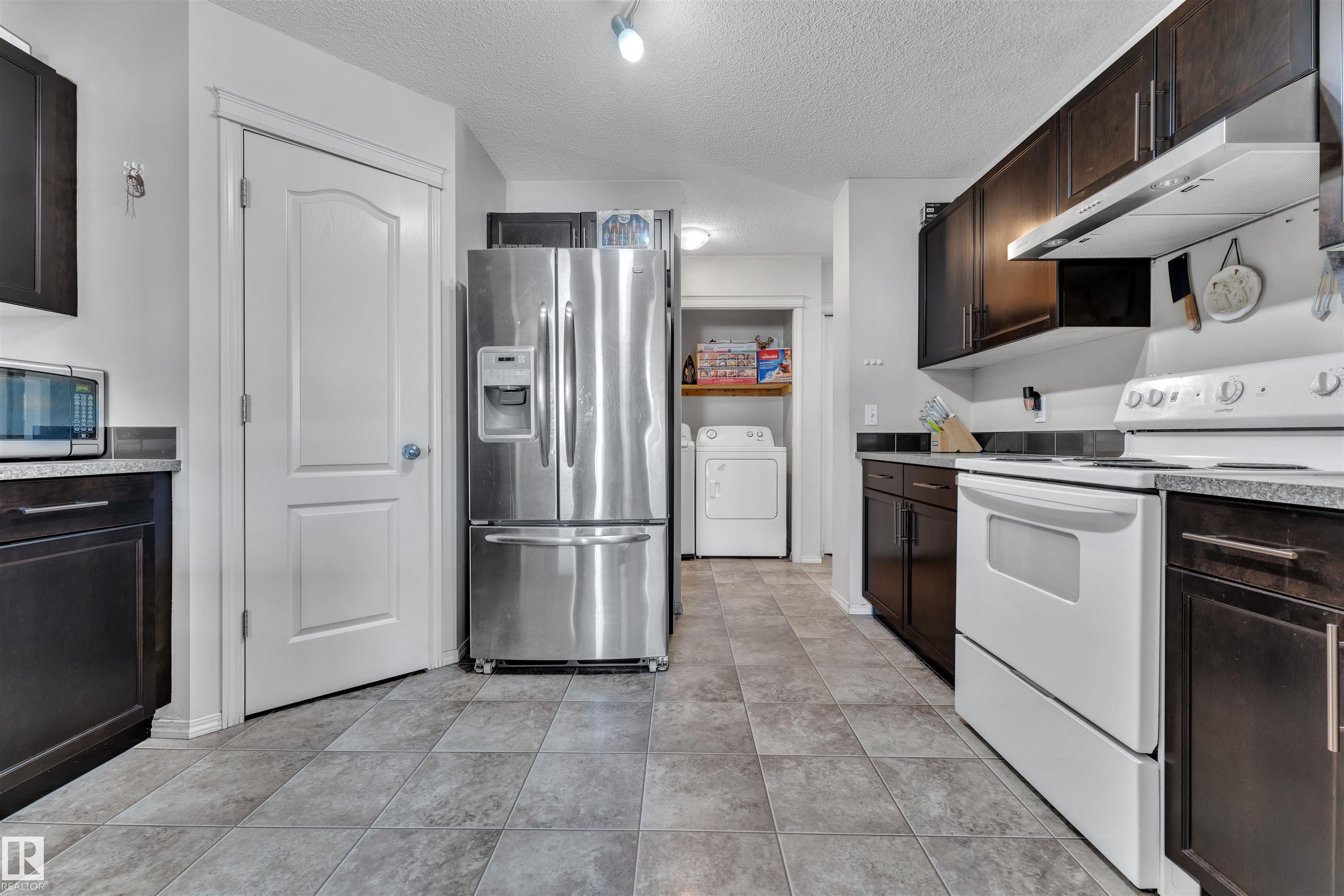 https://zimg.paragon.ice.com/ParagonImages/Property/PM/RAE/225401487/8/0/0/faa0e895b12b94085914b2e9c17a3de9/1/aafa23b63840ea949466d91dd8d20432/225401487-4725B2F2-8A7C-4A27-983A-3FD7FC481A85.JPG