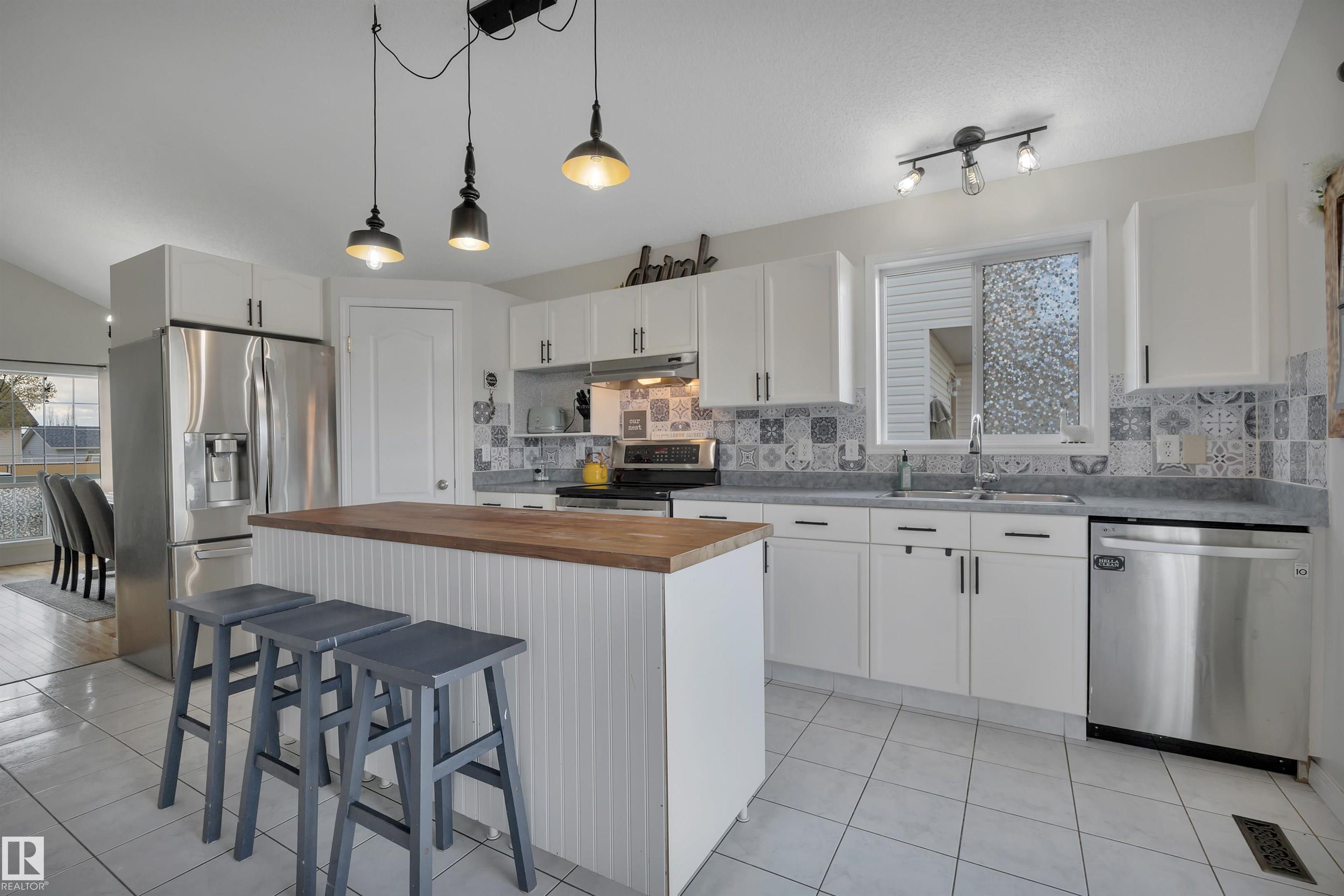 Photo 13 at 10 Campbell Road, Tribute, Leduc