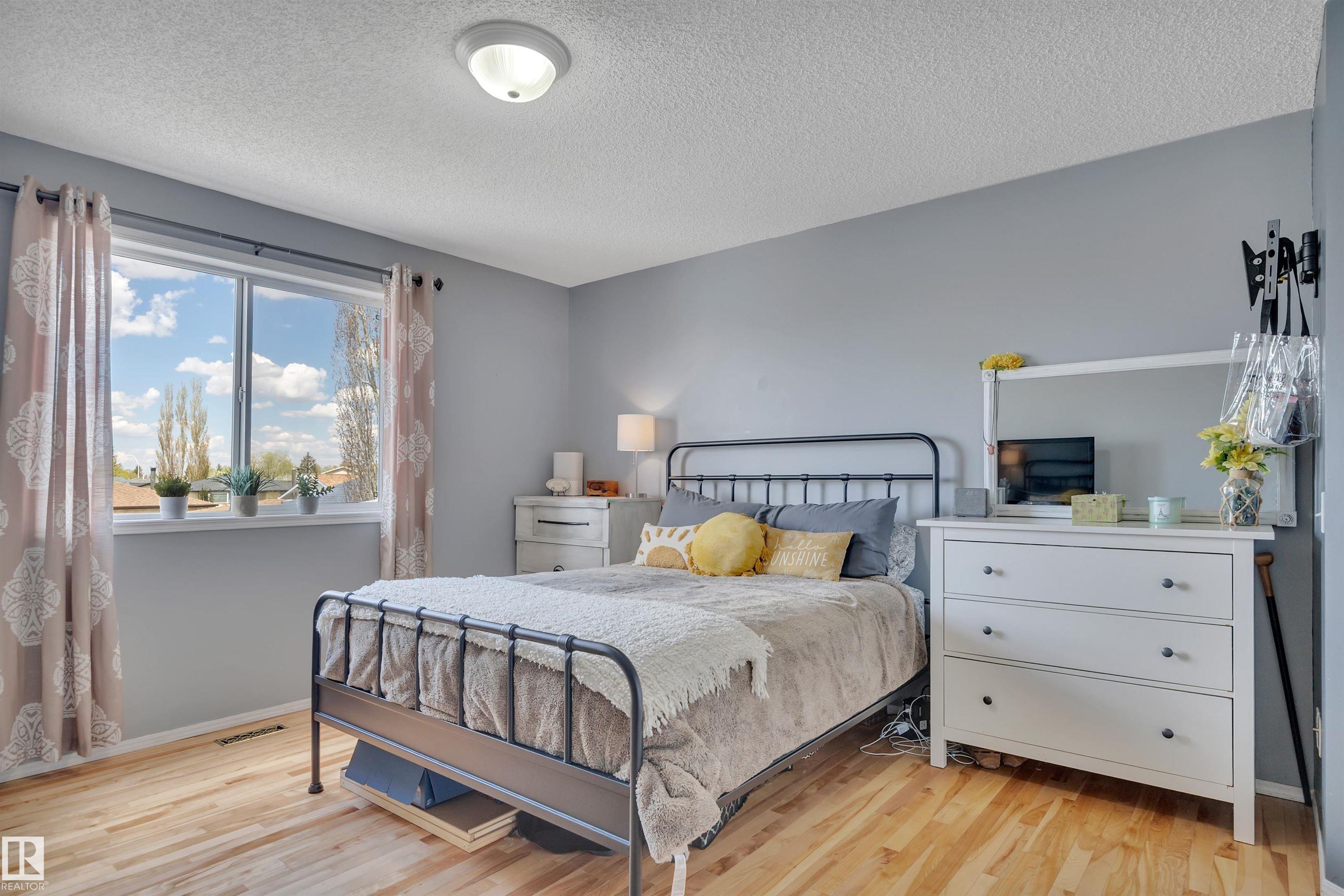 Photo 16 at 10 Campbell Road, Tribute, Leduc