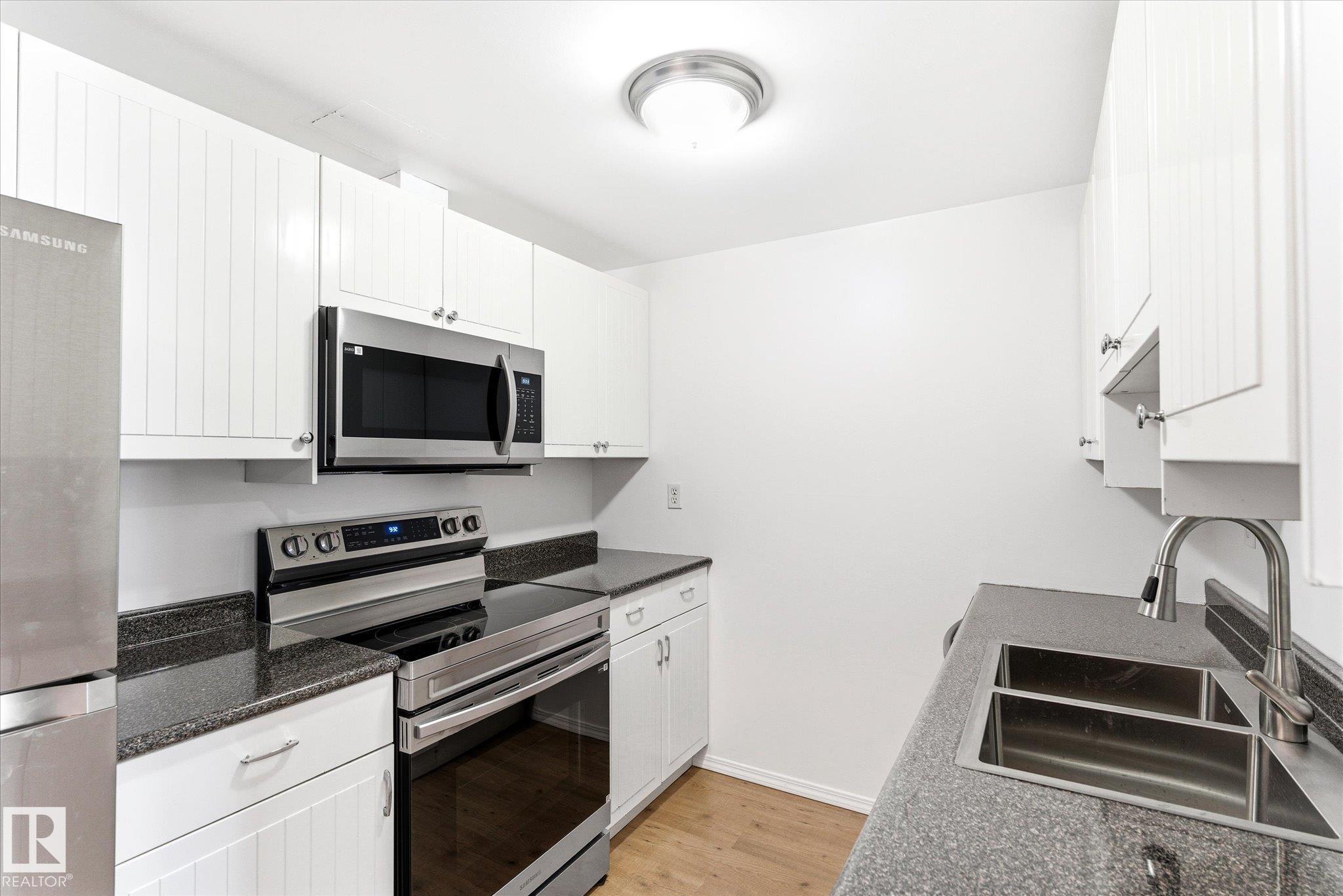 Photo 9 at 6320 184 Street NW, Ormsby Place, Edmonton