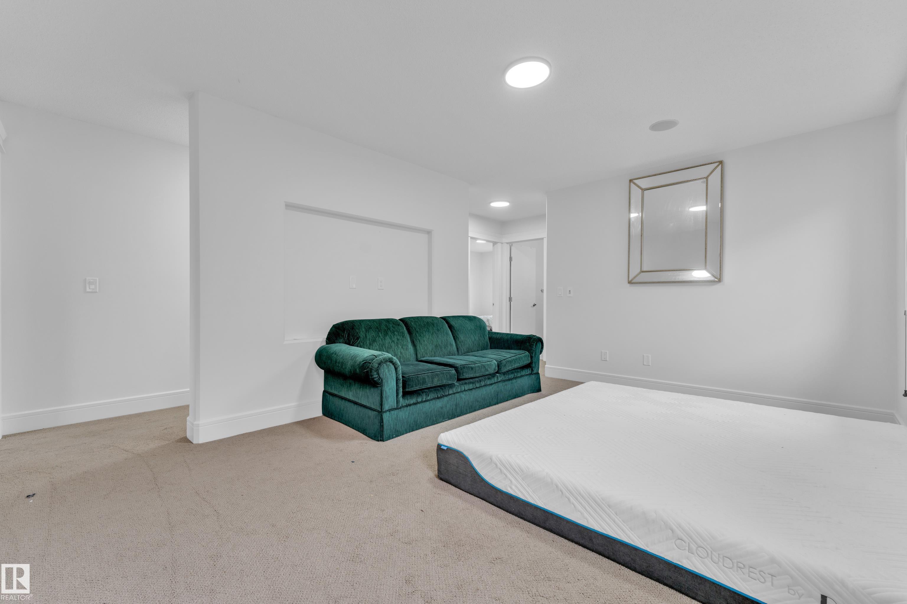 https://zimg.paragon.ice.com/ParagonImages/Property/PM/RAE/225401501/26/0/0/9ff9e7e5affc571b5222b2bdb73540a3/1/e4495a7259a777493a90365bc60b4d91/225401501-e4566a3a-851d-4f8f-a18f-47ff2b1efde3.JPG