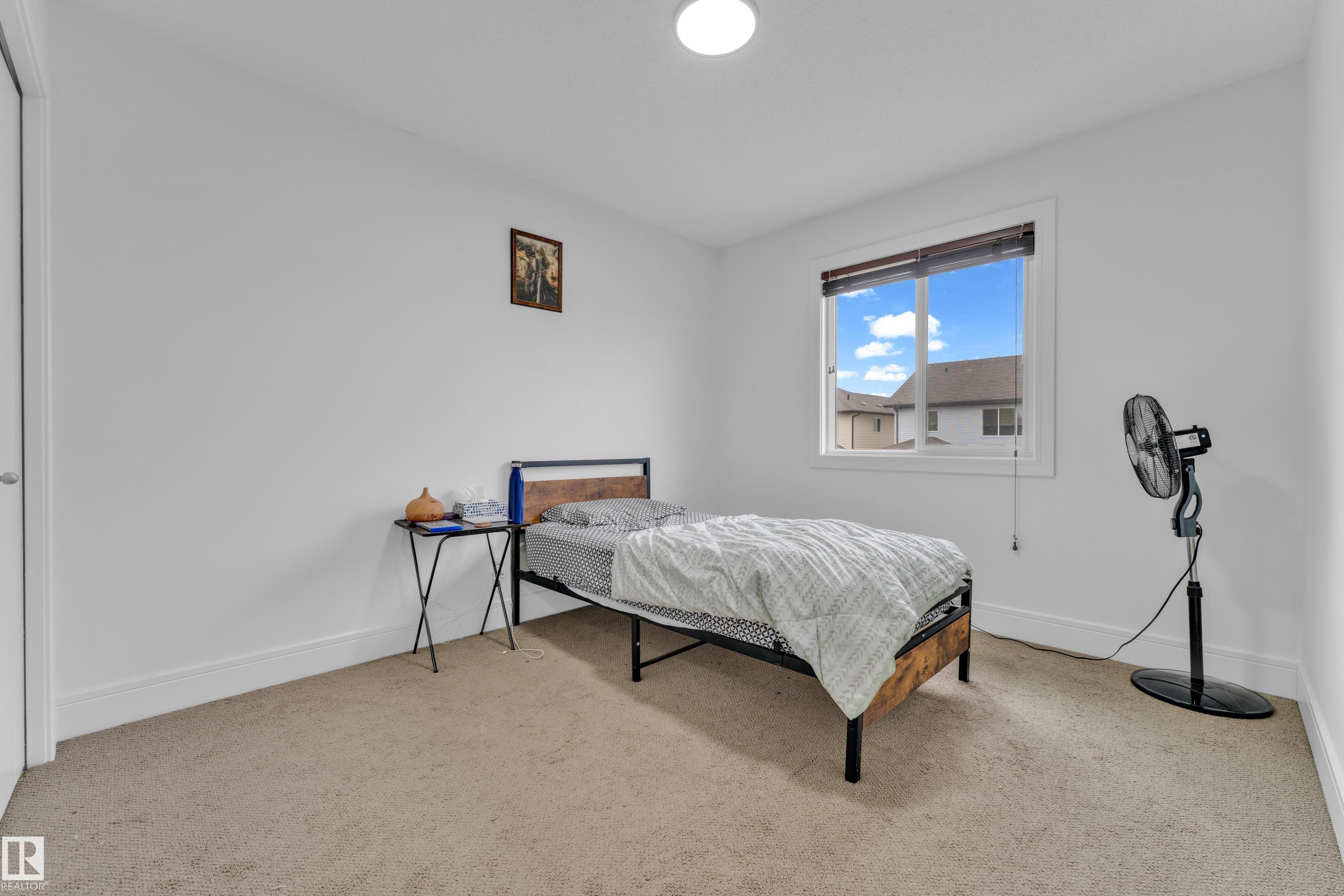https://zimg.paragon.ice.com/ParagonImages/Property/PM/RAE/225401501/27/0/0/f026d873a7990bf7c7a327a0fcbc05e6/1/e4495a7259a777493a90365bc60b4d91/225401501-76b4ce4c-f5be-4b7b-8d38-4a2fabbf2492.JPG