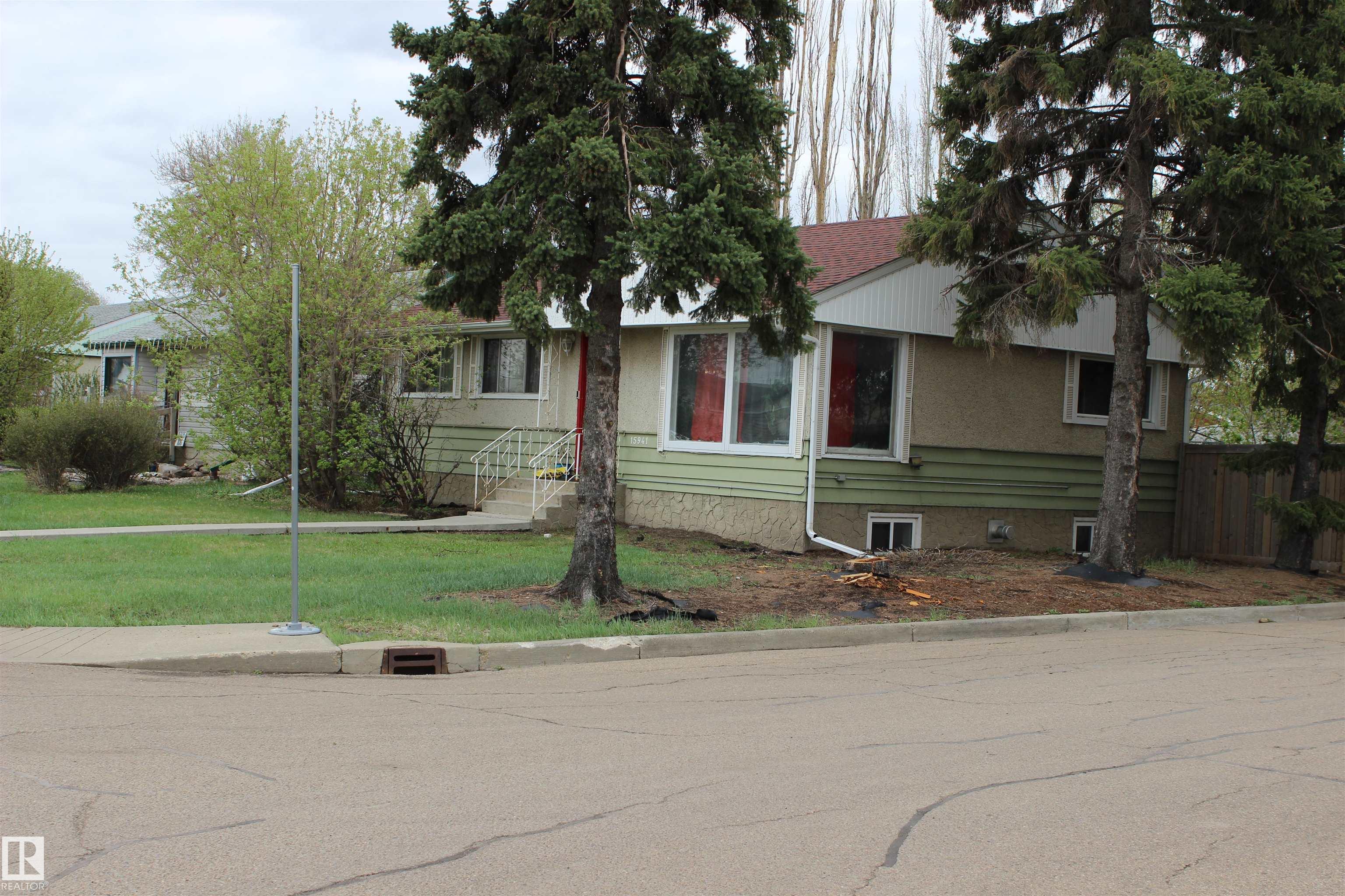 15941 106a Avenue NW, Britannia Youngstown, Edmonton