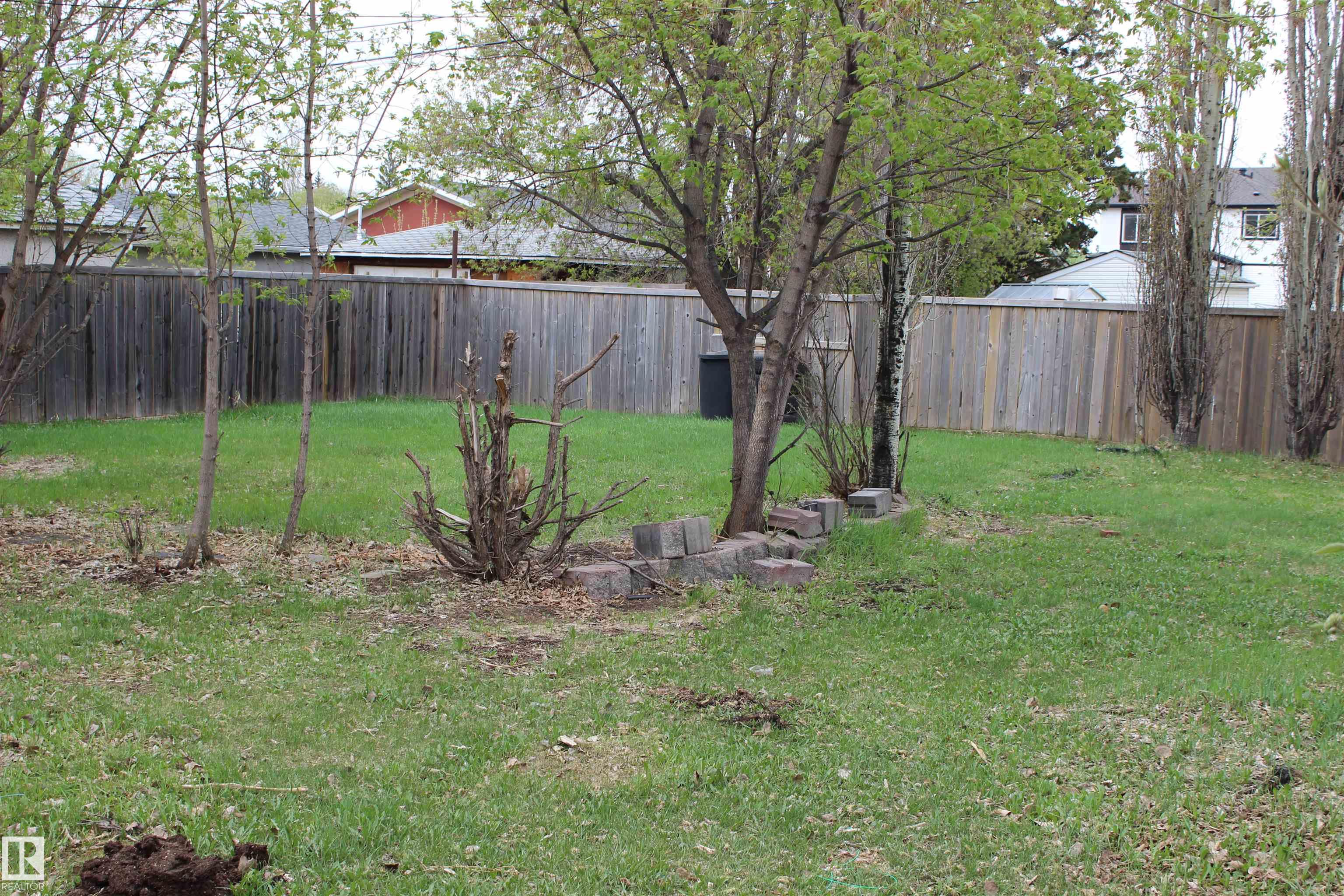 Photo 7 at 15941 106a Avenue NW, Britannia Youngstown, Edmonton