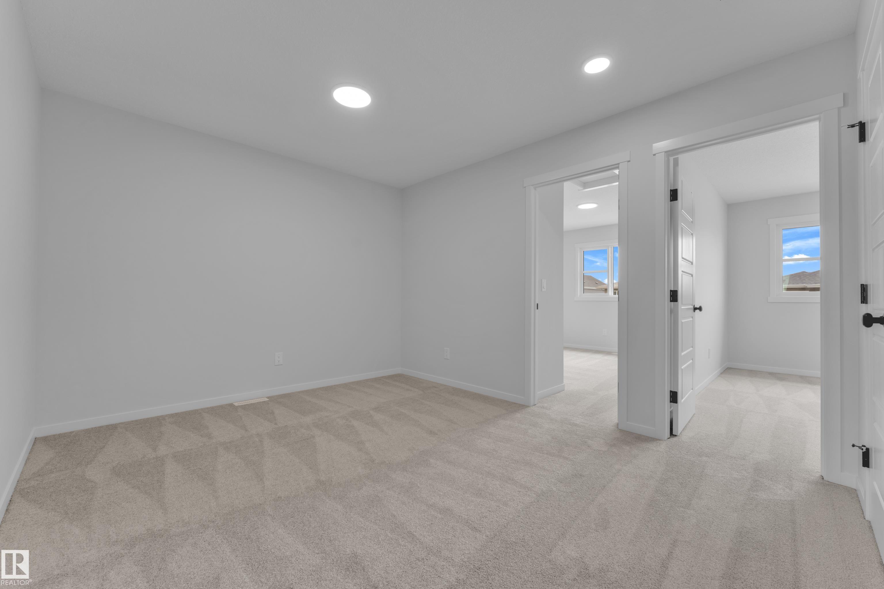 https://zimg.paragon.ice.com/ParagonImages/Property/PM/RAE/225401507/18/0/0/b601b6d18d5deed9592eccd8846ca1a4/1/fa46f93ef2c27b30549ff52b94b8b02d/225401507-41bb1f7a-8518-4a57-9ea0-dd522f395e6e.JPG