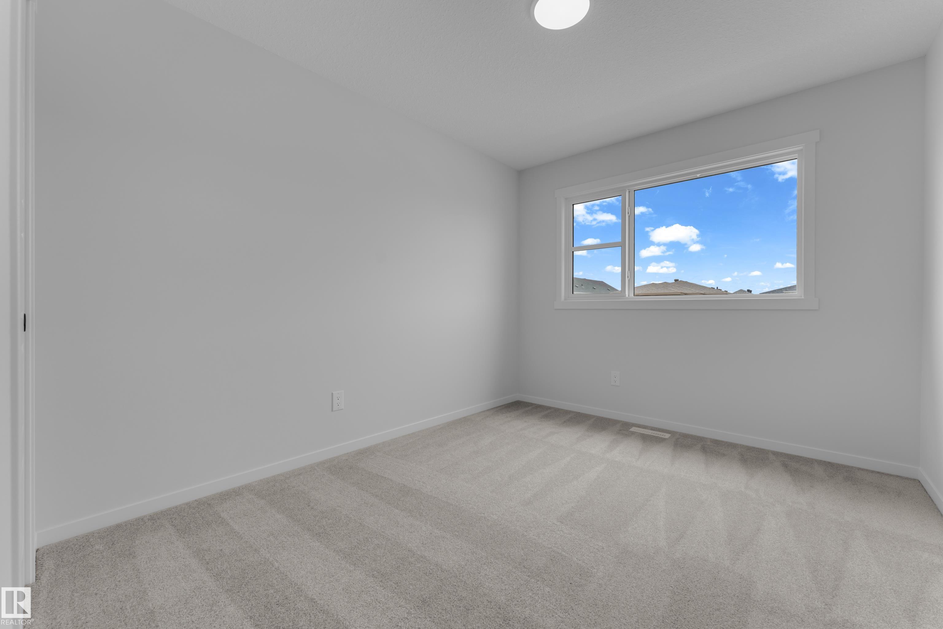https://zimg.paragon.ice.com/ParagonImages/Property/PM/RAE/225401507/20/0/0/79a814d159023d5d26c5fb35d9314110/1/fa46f93ef2c27b30549ff52b94b8b02d/225401507-eaa2e464-0b23-45a4-a647-d1f67accbe4a.JPG