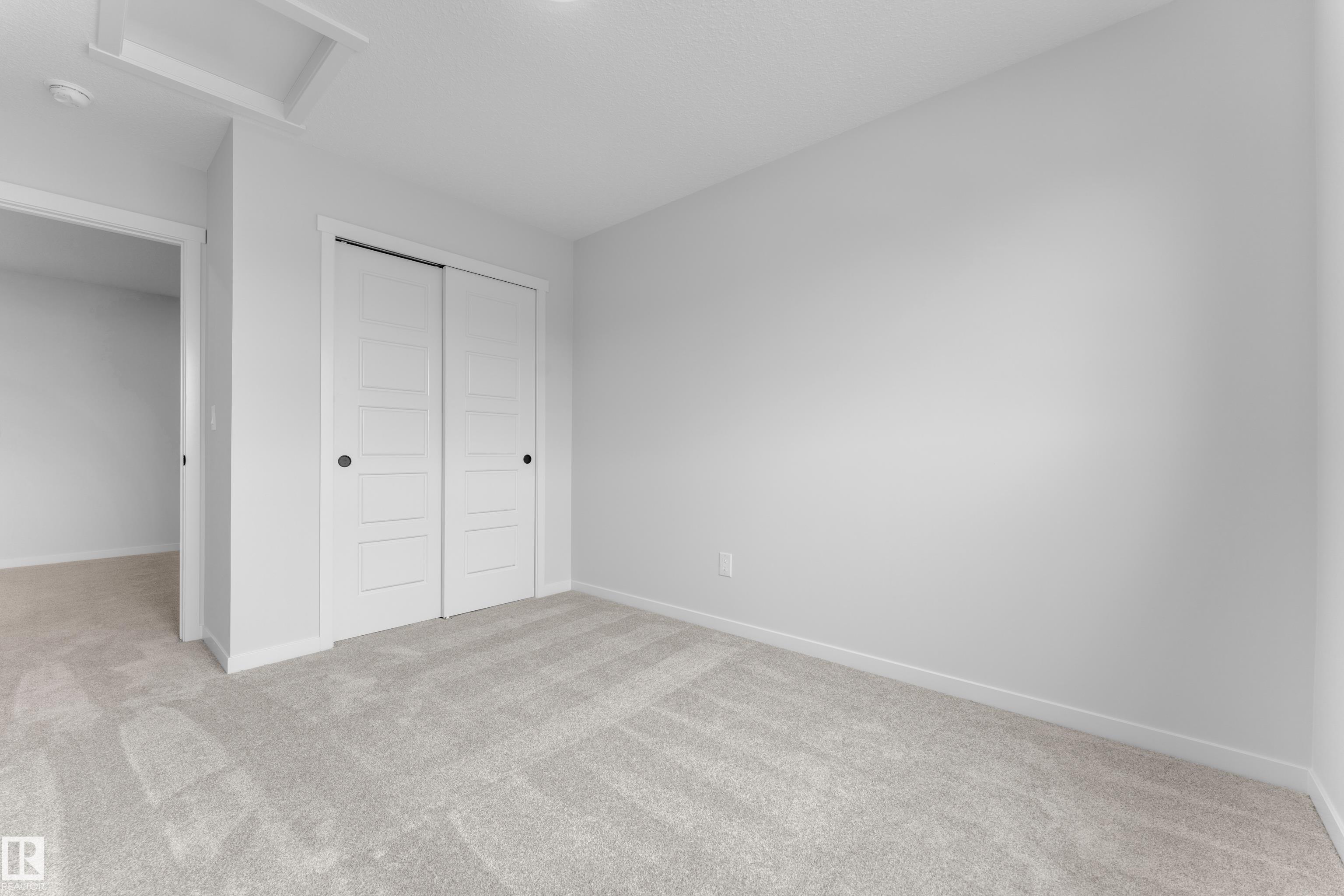 https://zimg.paragon.ice.com/ParagonImages/Property/PM/RAE/225401507/21/0/0/caee4b35f75a4c5fbf34aad84ff845ce/1/fa46f93ef2c27b30549ff52b94b8b02d/225401507-c1127ebe-8442-4e3c-97e4-6ea2c2518fe5.JPG
