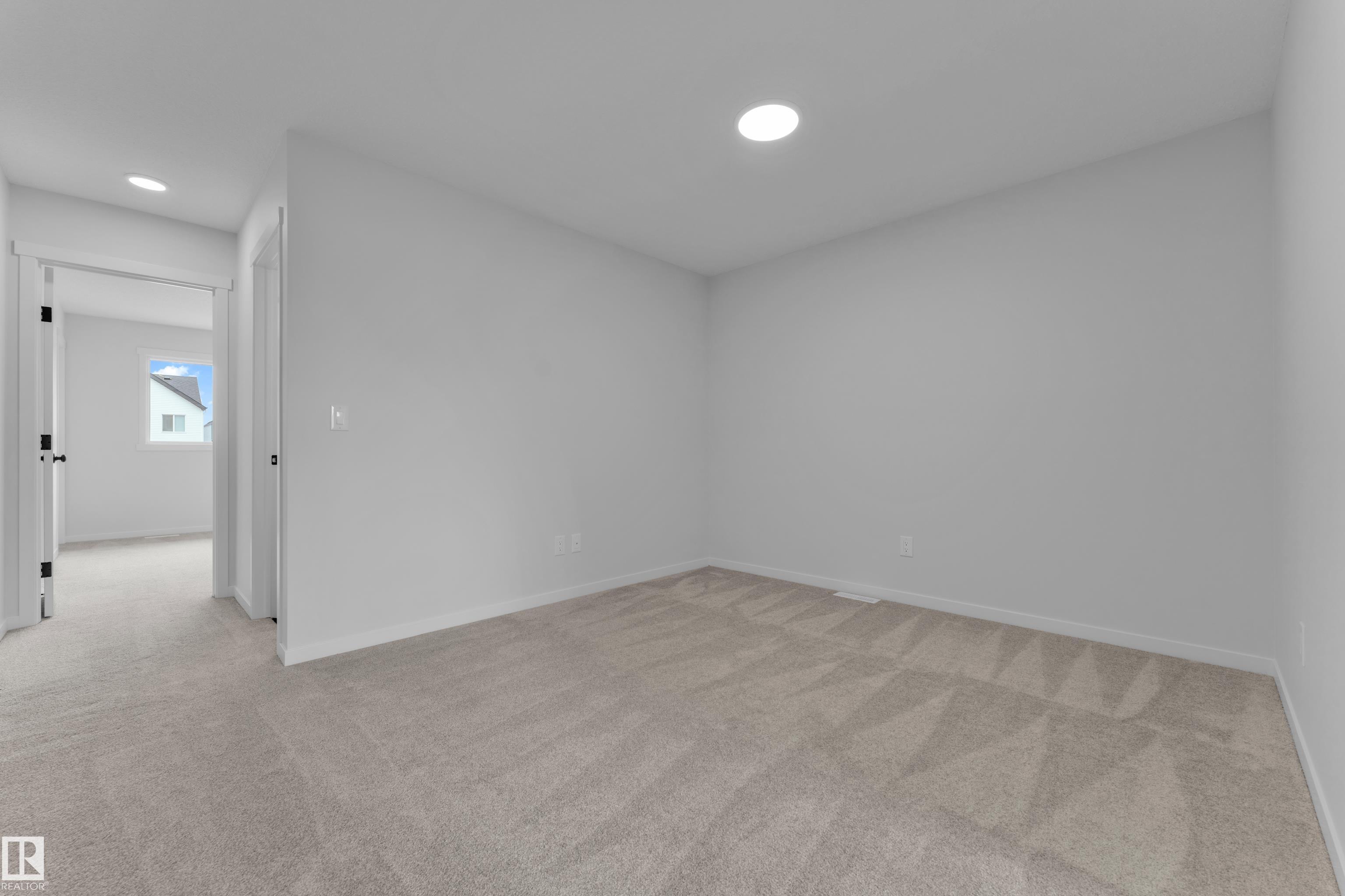 https://zimg.paragon.ice.com/ParagonImages/Property/PM/RAE/225401507/24/0/0/6e9ba5ff47d7a1b7bda16f6d99866526/1/fa46f93ef2c27b30549ff52b94b8b02d/225401507-52044c8b-7b3f-4e62-8b69-9bc1b7eba481.JPG