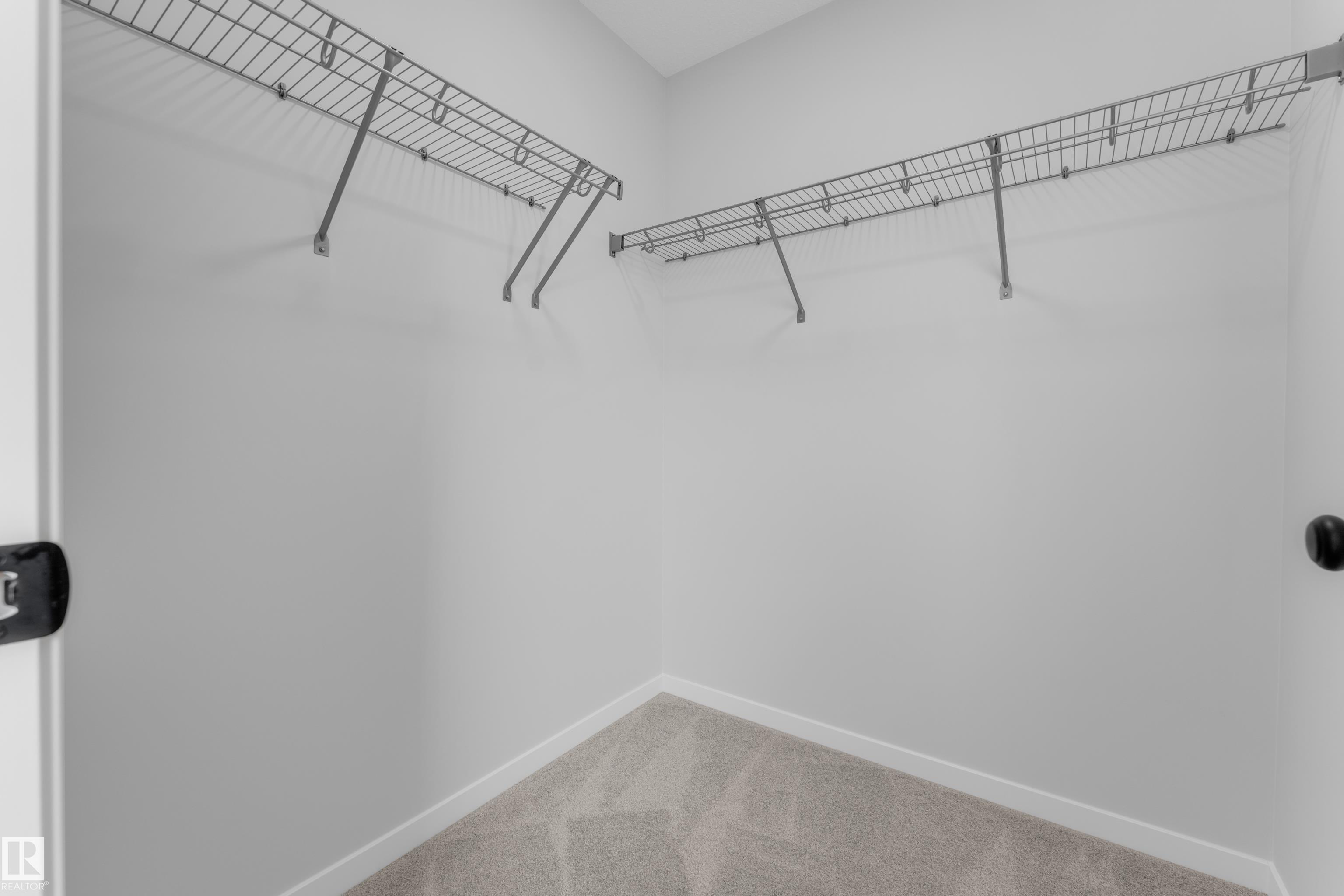 https://zimg.paragon.ice.com/ParagonImages/Property/PM/RAE/225401507/29/0/0/7cff1aab406734e916172f0a18013d1d/1/fa46f93ef2c27b30549ff52b94b8b02d/225401507-33d729e9-27ae-4005-968b-38b206b751b9.JPG