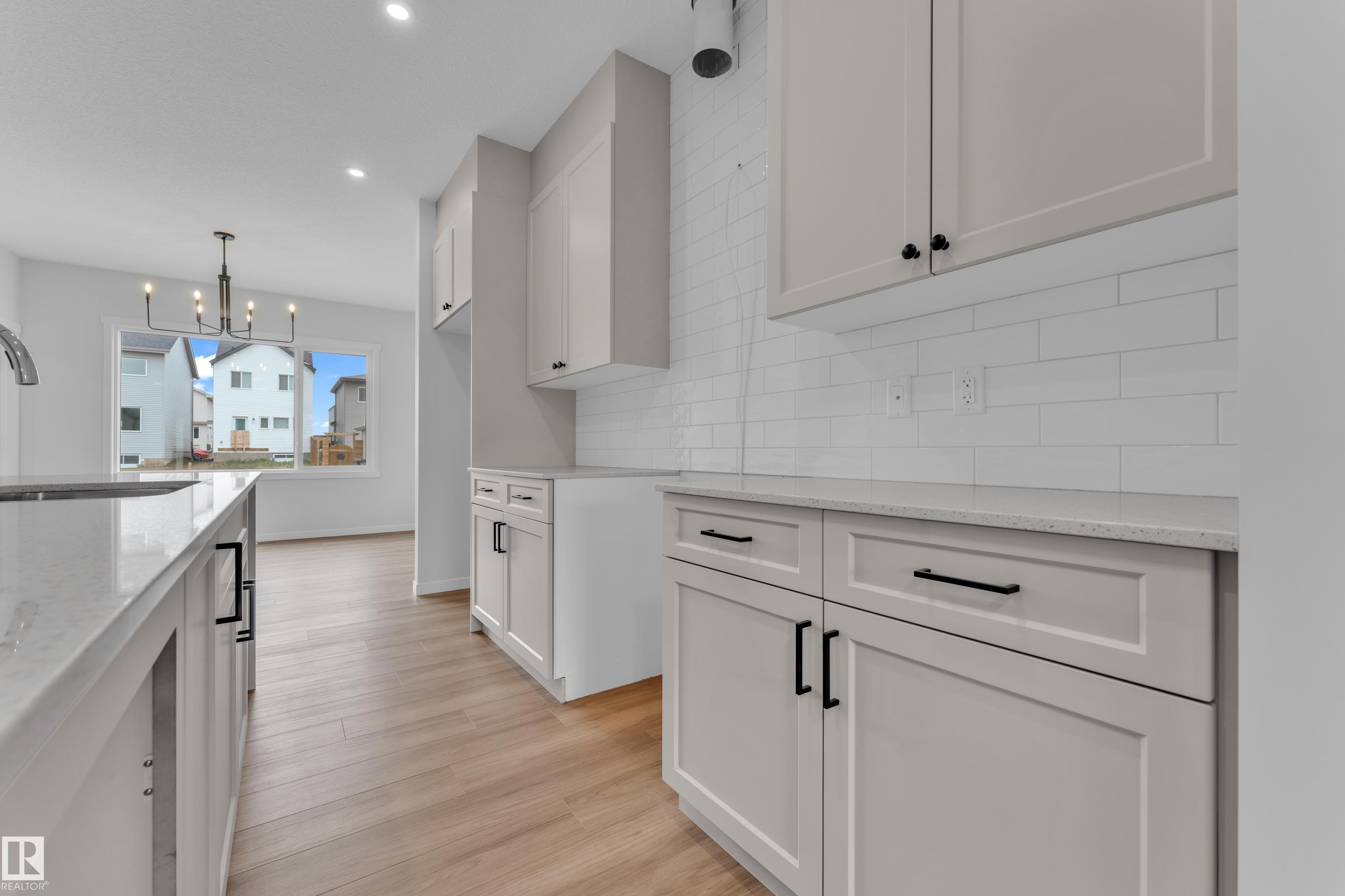 https://zimg.paragon.ice.com/ParagonImages/Property/PM/RAE/225401507/9/0/0/22befe210f307cc06acd875dcfde6cf0/1/fa46f93ef2c27b30549ff52b94b8b02d/225401507-6b52e984-2bdc-4c8e-81c1-0ac82acdaa2f.JPG