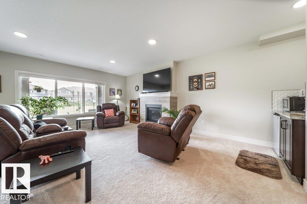 https://zimg.paragon.ice.com/ParagonImages/Property/PM/RAE/225401510/31/0/0/740624dbd00577bdeced3680f3701661/1/2b4d3a4b1ea734fd4dd0d992d0b0700a/225401510-85d8dbe9-eed7-4573-b584-cc8cab316ffa.JPG