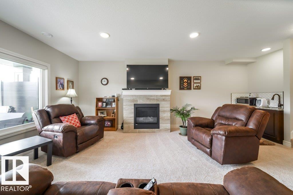 https://zimg.paragon.ice.com/ParagonImages/Property/PM/RAE/225401510/36/0/0/98842c3673311843cb073fb42fdcca0d/1/2b4d3a4b1ea734fd4dd0d992d0b0700a/225401510-442c1493-b1b7-4aab-9103-e5d3ef6c6f11.JPG