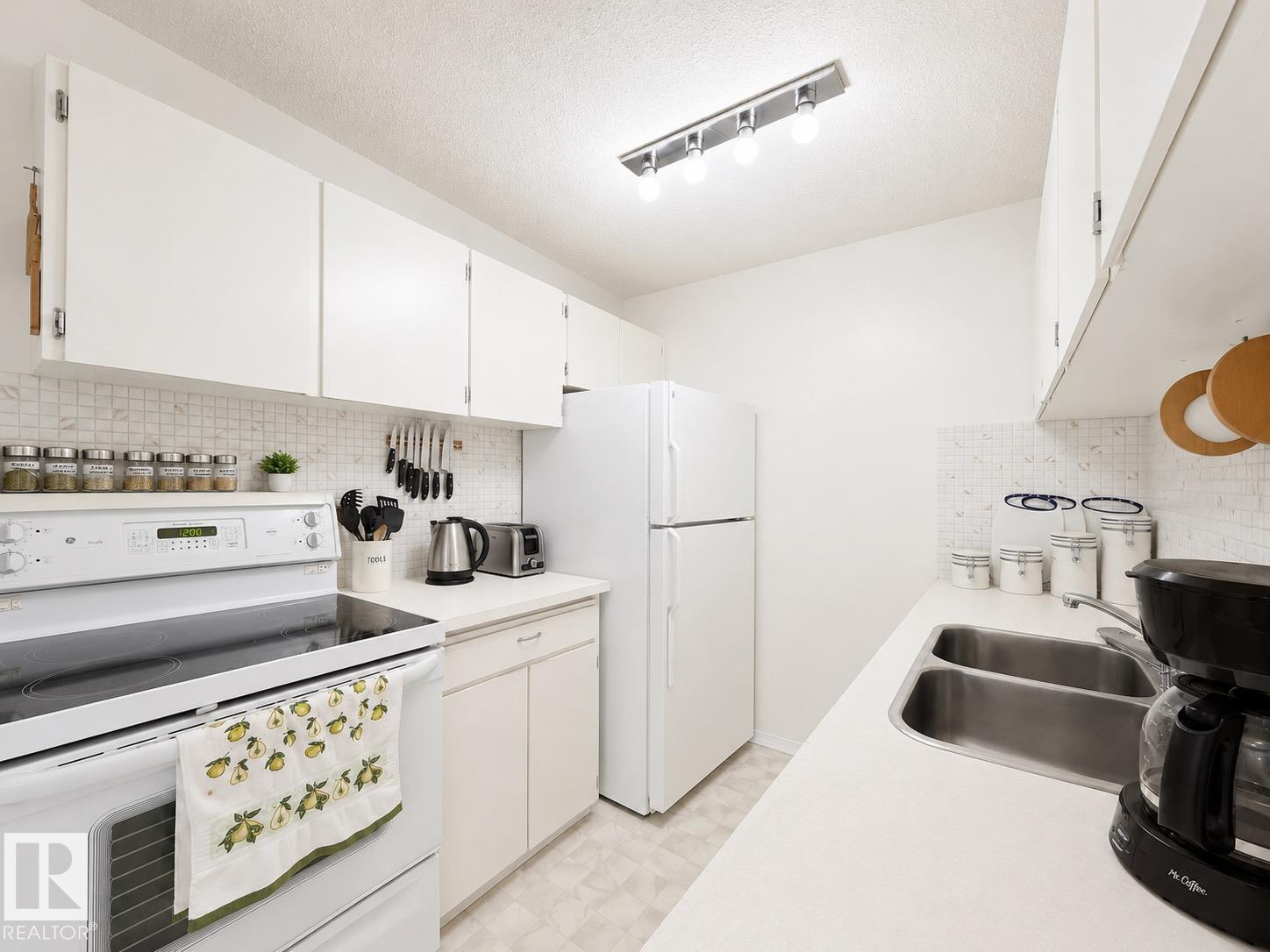 Picture for 126 WOODSTOCK NW