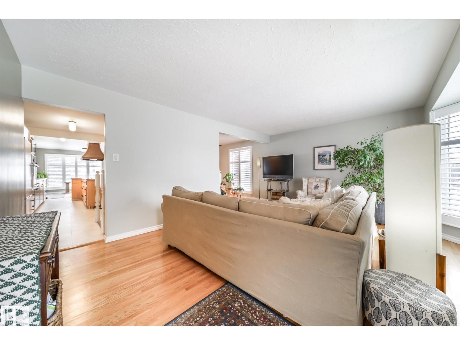 10231 46 Street NW, Gold Bar, Edmonton