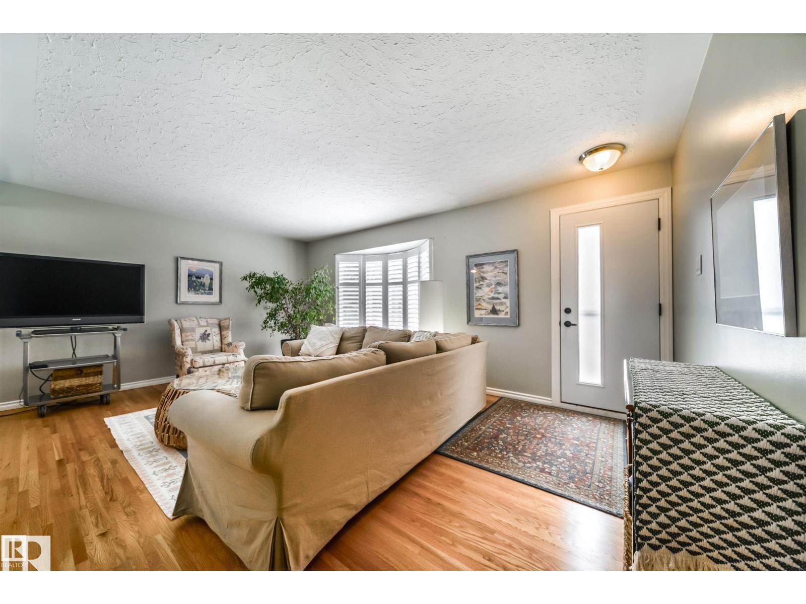 10231 46 Street NW, Gold Bar, Edmonton