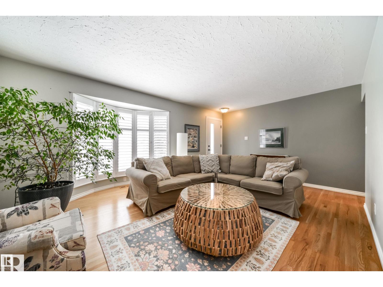 10231 46 Street NW, Gold Bar, Edmonton