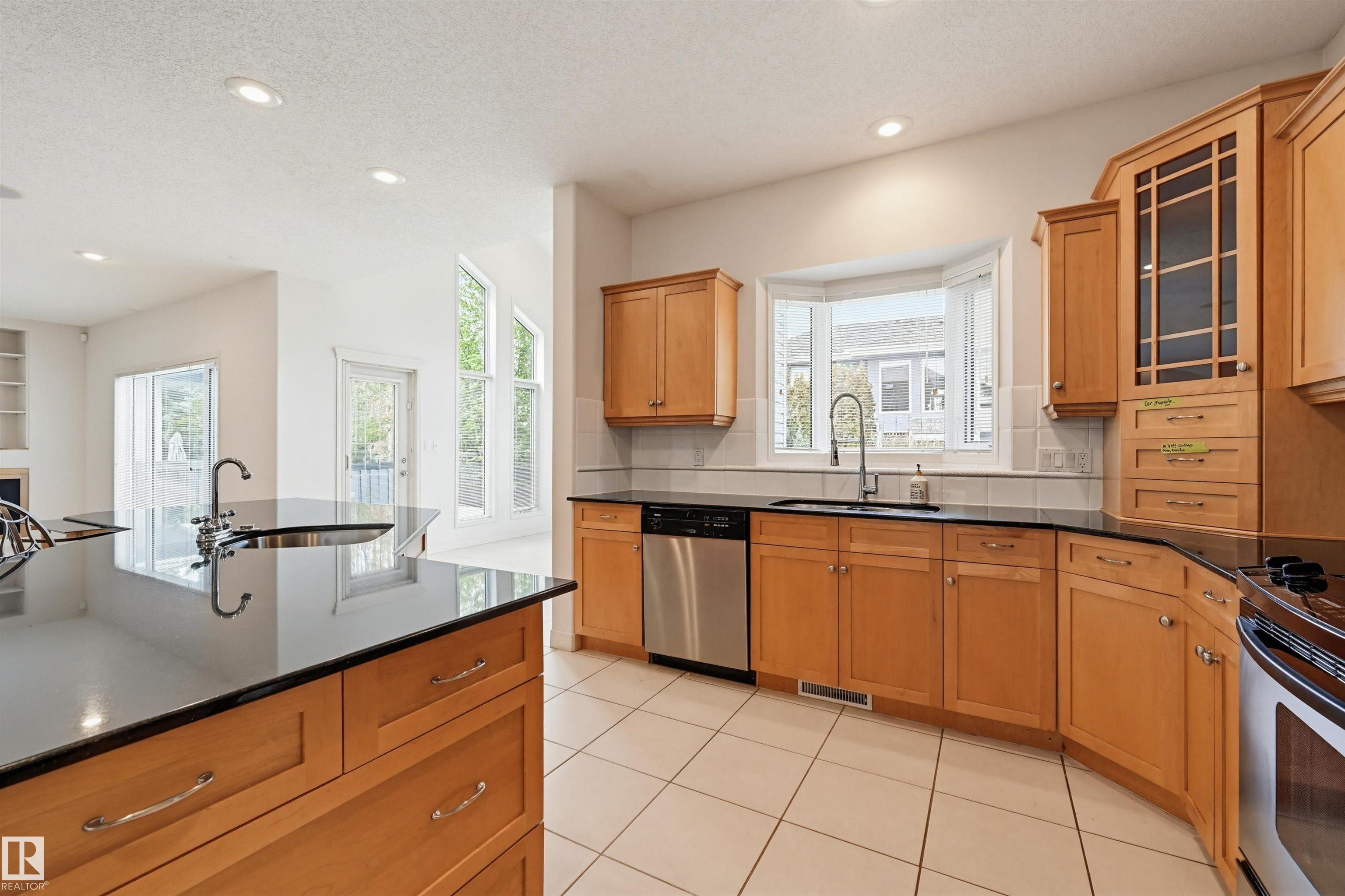 Photo 13 at 652 Henderson Street NW, Henderson Estates, Edmonton
