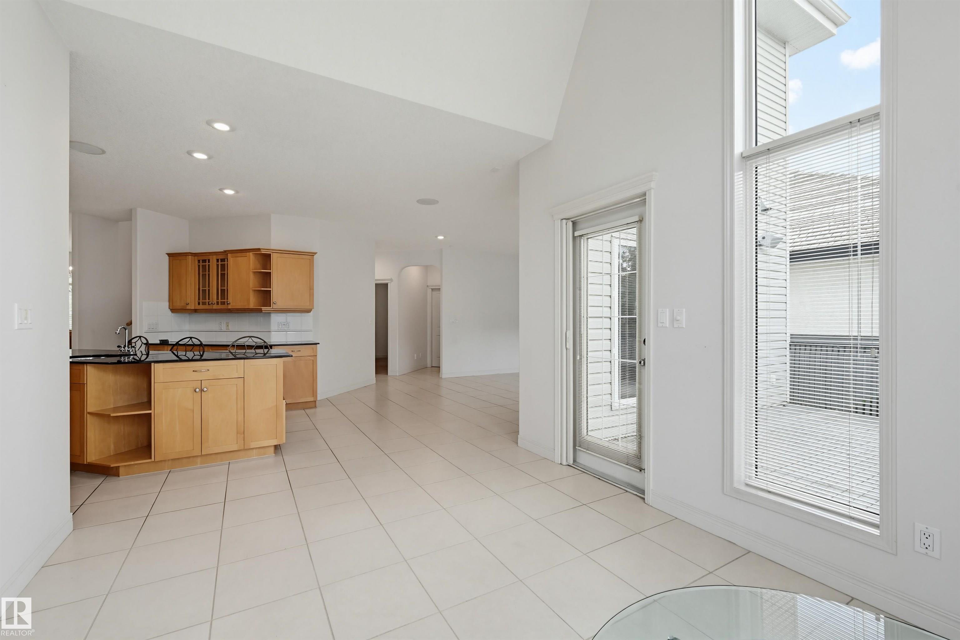 https://zimg.paragon.ice.com/ParagonImages/Property/PM/RAE/225401525/14/0/0/e24960ae0831e9de6f1bdc7d22647411/1/27b07923a8a2467f1906d2ddc320fcdc/225401525-de881b2b-1021-481a-9271-dbb22ce1349f.JPG