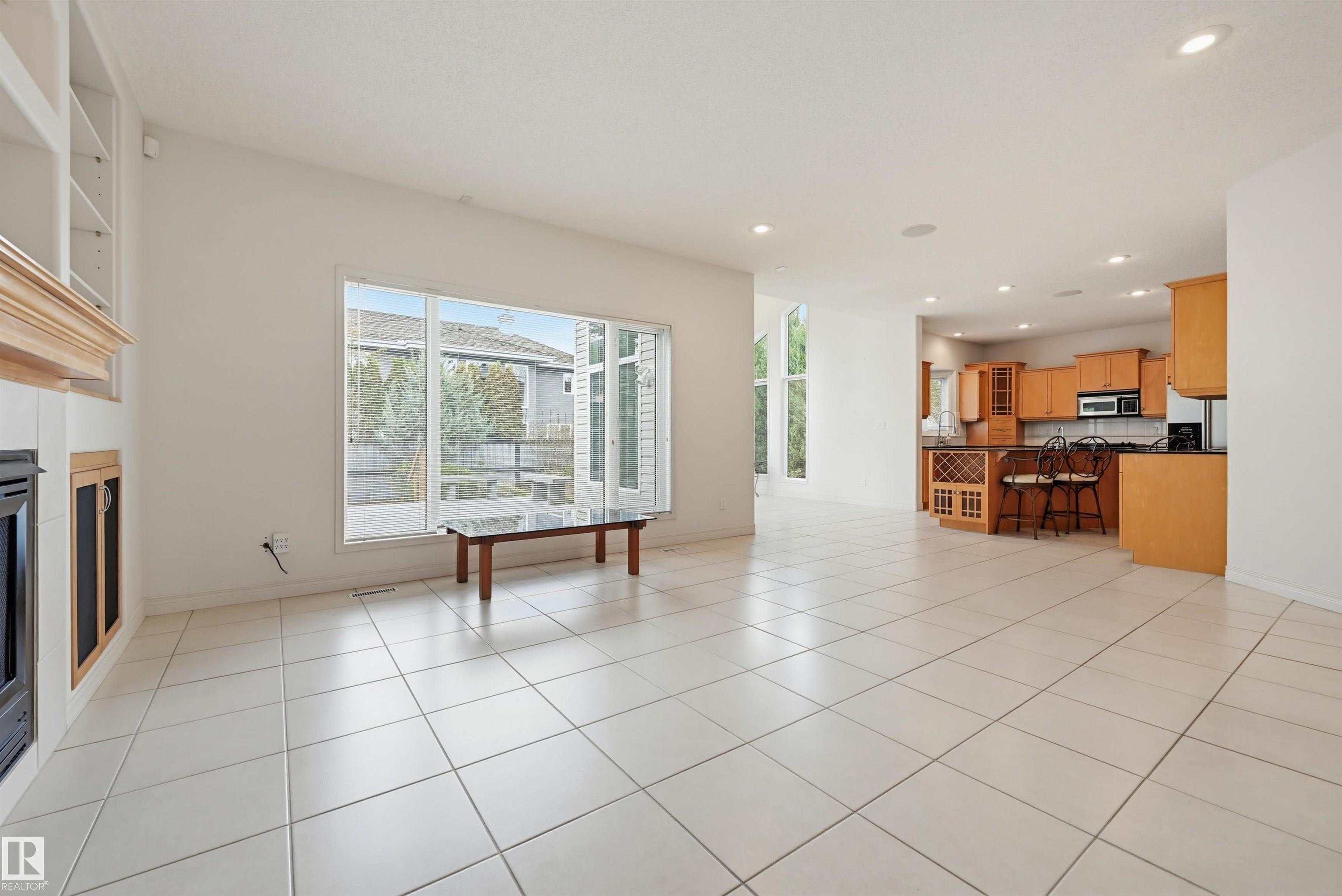 https://zimg.paragon.ice.com/ParagonImages/Property/PM/RAE/225401525/15/0/0/d0d48e51db12e14480e28eb85da36f64/1/27b07923a8a2467f1906d2ddc320fcdc/225401525-ec2c2414-1116-4ba7-9b1e-0484cc066463.JPG