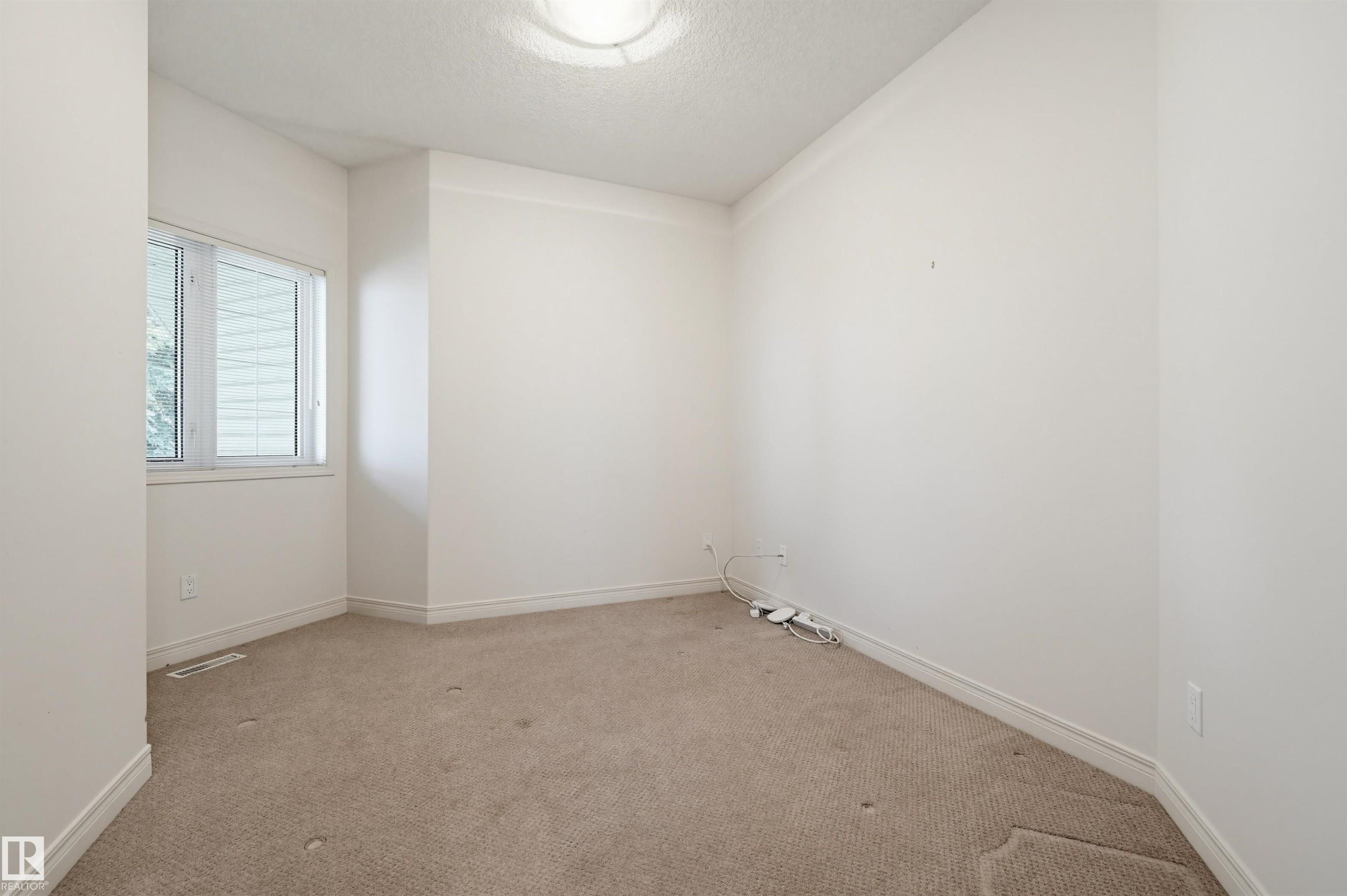 https://zimg.paragon.ice.com/ParagonImages/Property/PM/RAE/225401525/21/0/0/5d731268db19a58ac6992515c82e5df7/1/27b07923a8a2467f1906d2ddc320fcdc/225401525-6a4a436d-d2f0-4fe3-8da2-34ee4ecf705a.JPG
