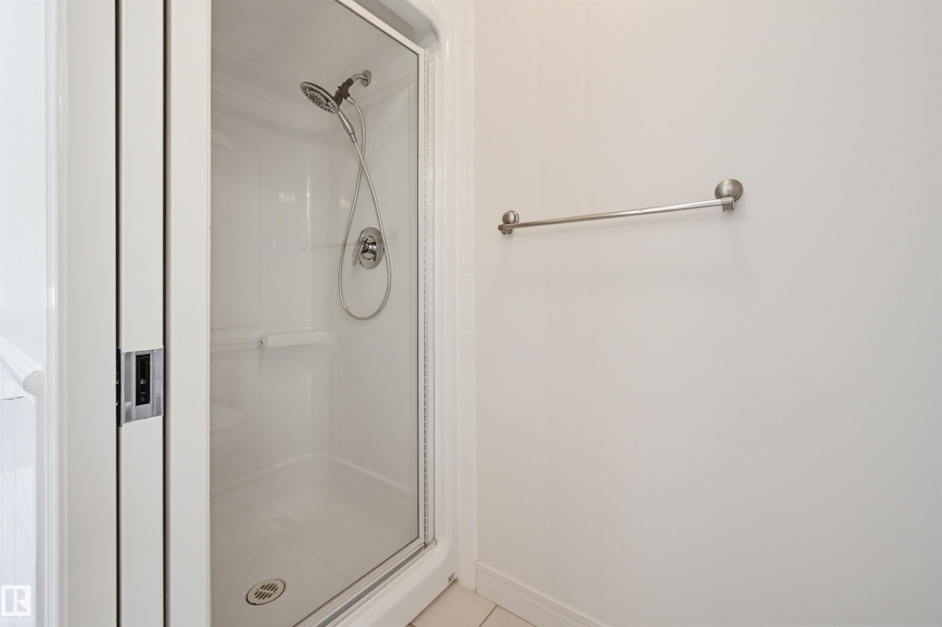 https://zimg.paragon.ice.com/ParagonImages/Property/PM/RAE/225401525/32/0/0/f85205970031781cef733001055f873b/1/27b07923a8a2467f1906d2ddc320fcdc/225401525-a406bb66-3179-4772-8c2c-ba86f5e822da.JPG