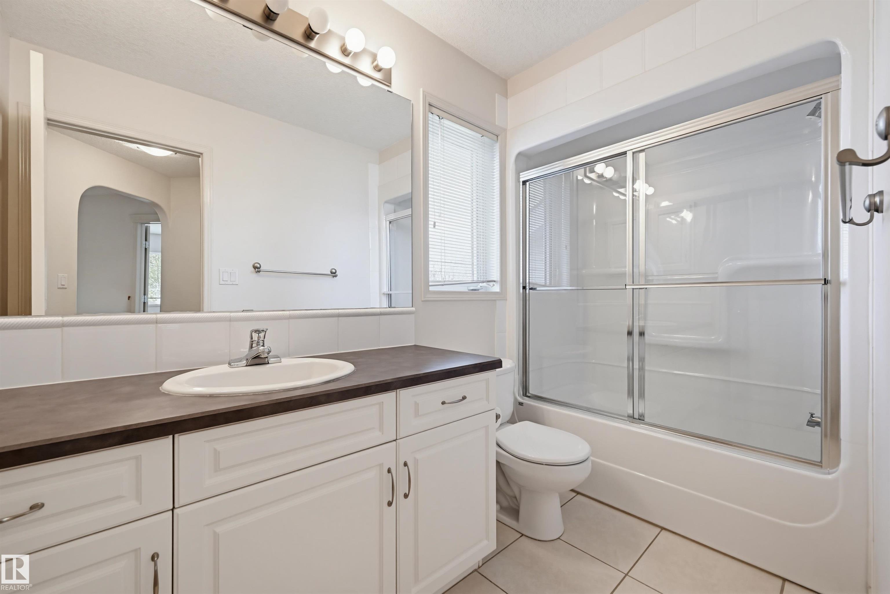 https://zimg.paragon.ice.com/ParagonImages/Property/PM/RAE/225401525/38/0/0/d85fc725e57096672a56d42ec99083f5/1/27b07923a8a2467f1906d2ddc320fcdc/225401525-8e5833ba-d2d0-4cb7-a3e6-44123f123933.JPG