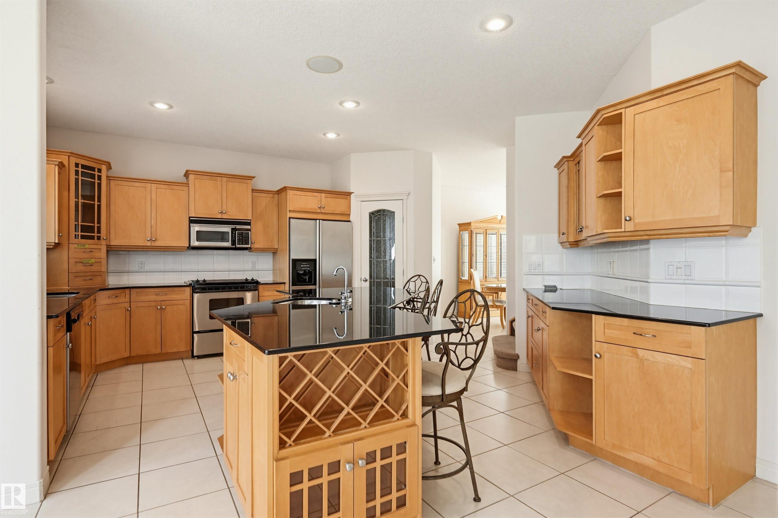 Photo 8 at 652 Henderson Street NW, Henderson Estates, Edmonton