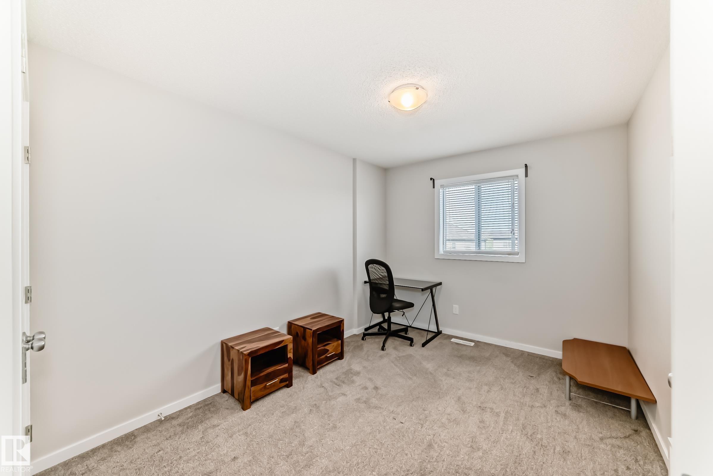 https://zimg.paragon.ice.com/ParagonImages/Property/PM/RAE/225401526/28/0/0/51de3c4840bdf0db2cb6726ecbd9c21d/1/a9dd7f7b79e5c33fd61ca3e02083ec30/225401526-0f0bbd8e-65d1-4798-b050-8da17424dc7c.JPG