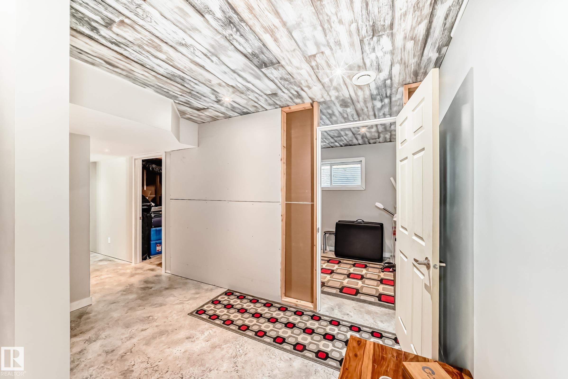 https://zimg.paragon.ice.com/ParagonImages/Property/PM/RAE/225401526/32/0/0/761eb432316acbaee3e2ff2520c2839a/1/a9dd7f7b79e5c33fd61ca3e02083ec30/225401526-f2ec4de6-5f4b-4aa3-aac3-4092a5317747.JPG