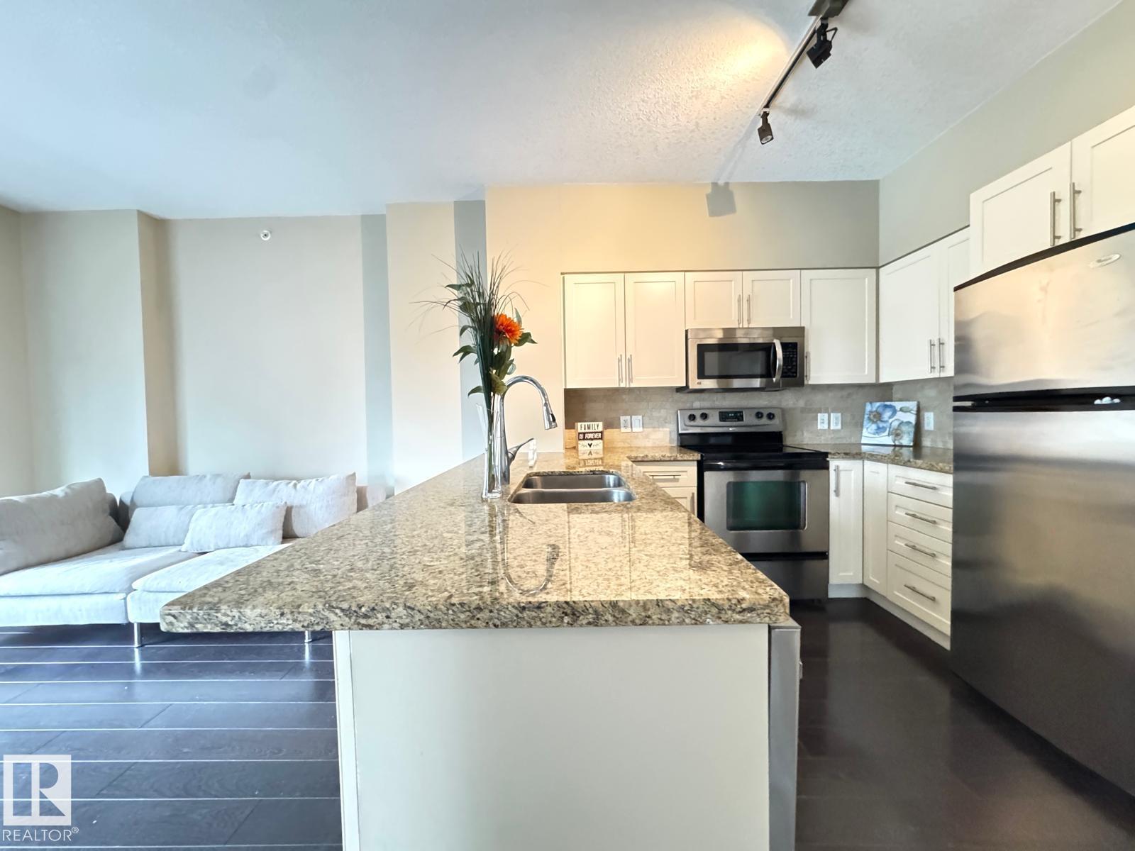 https://zimg.paragon.ice.com/ParagonImages/Property/PM/RAE/225401527/12/0/0/7d6168231ff66c7ac2e09a240764797c/1/1cffb6002ad5d0a28f761e47c4386a54/225401527-4daa1a97-f21c-45b1-a8b6-68e3509c96fb.JPG