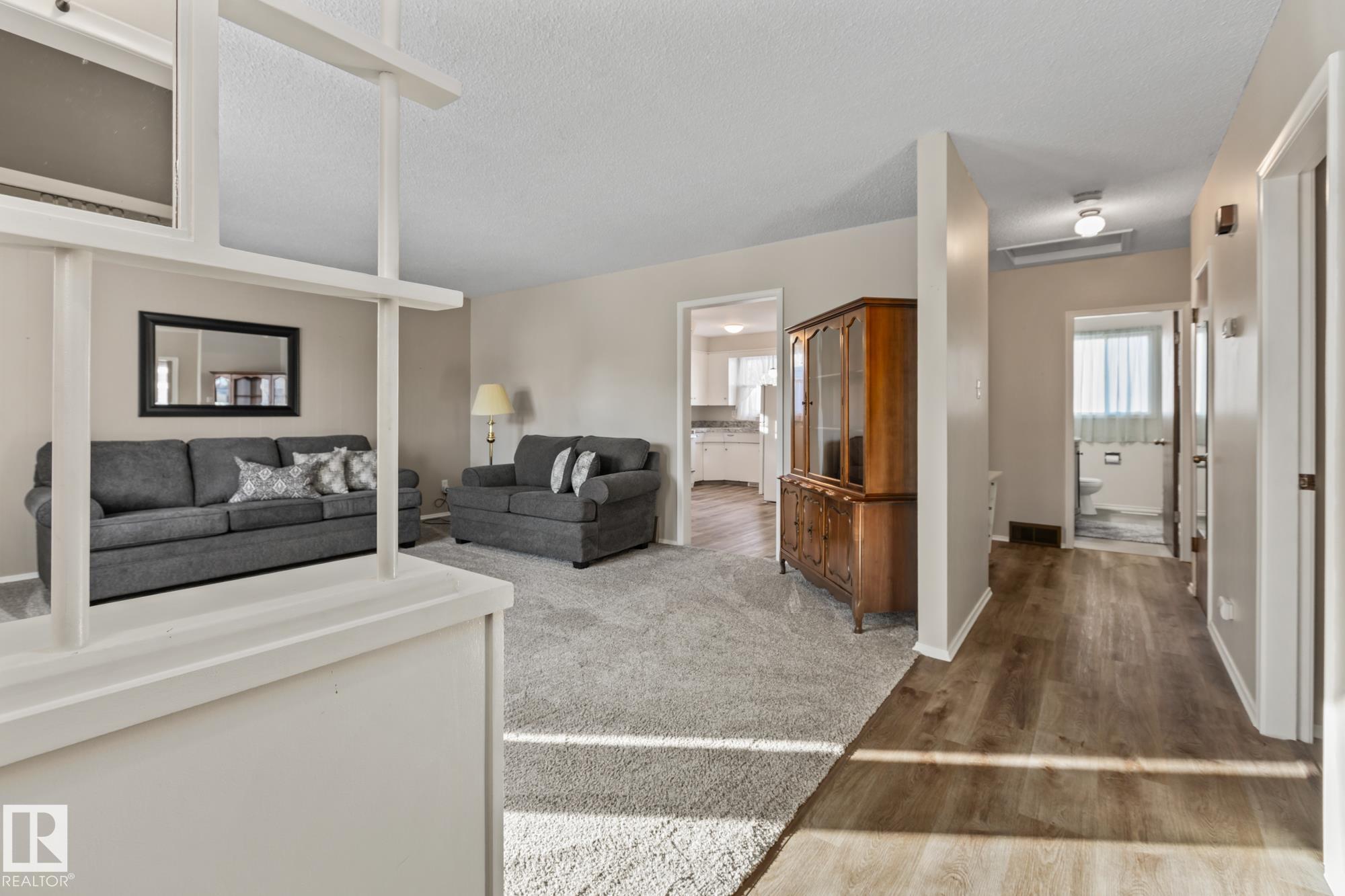 11926/11928 56 Street NW, Newton, Edmonton