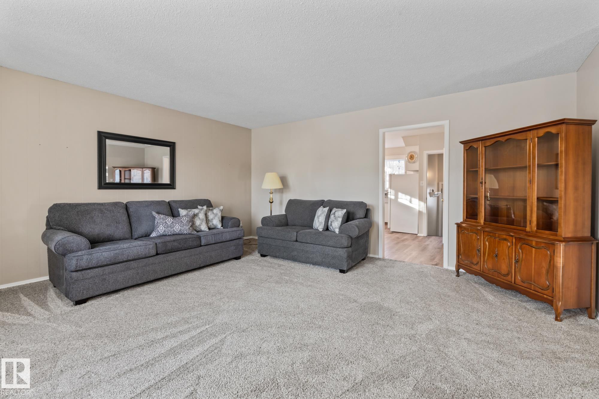 11926/11928 56 Street NW, Newton, Edmonton