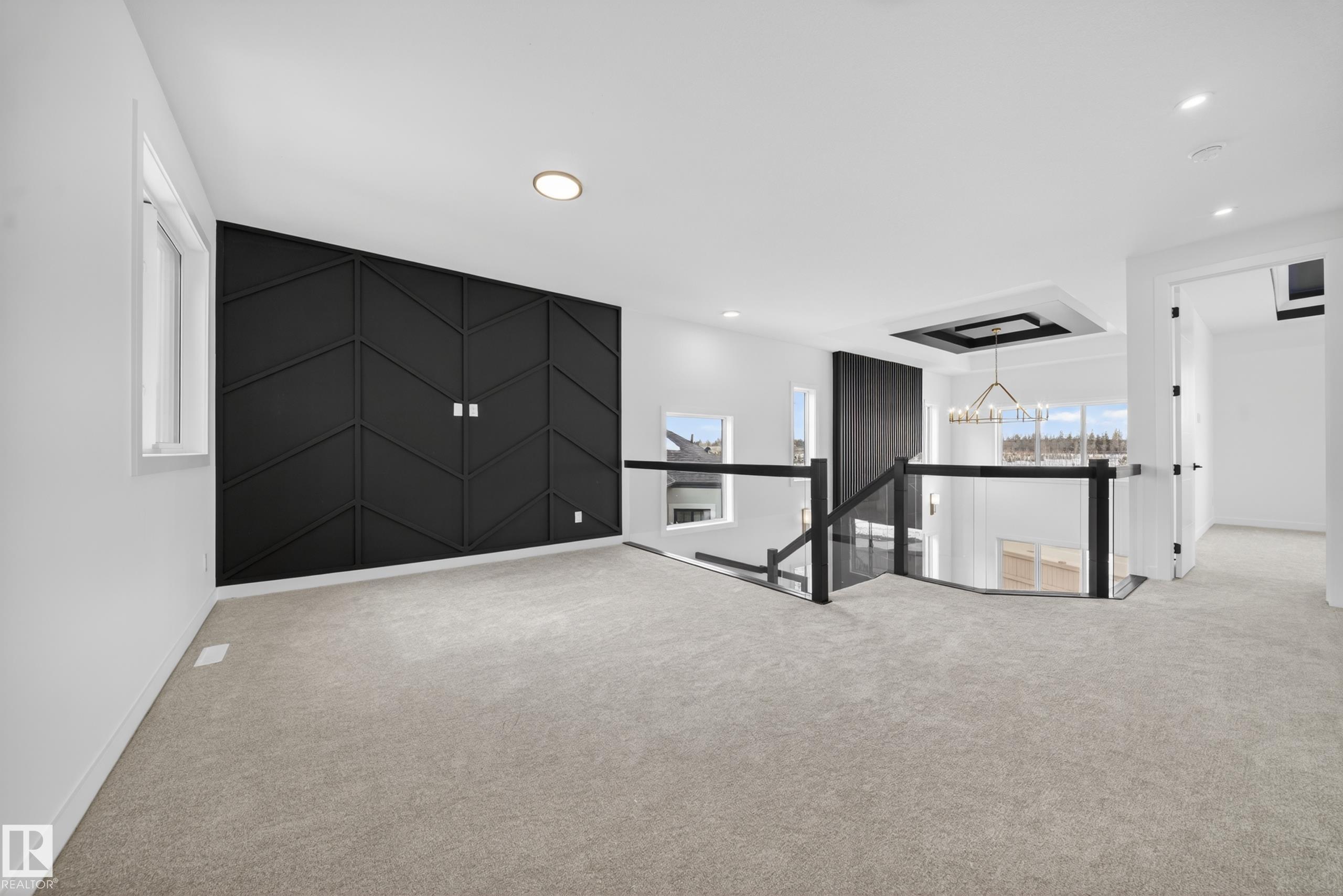 https://zimg.paragon.ice.com/ParagonImages/Property/PM/RAE/225401532/33/0/0/7027bdd46107d3fab3261201b373ee37/1/b3b2dbe368d3ae864565e2d3e47b5ce6/225401532-ae344ccb-1468-4da2-bbef-13f1e9926278.JPG