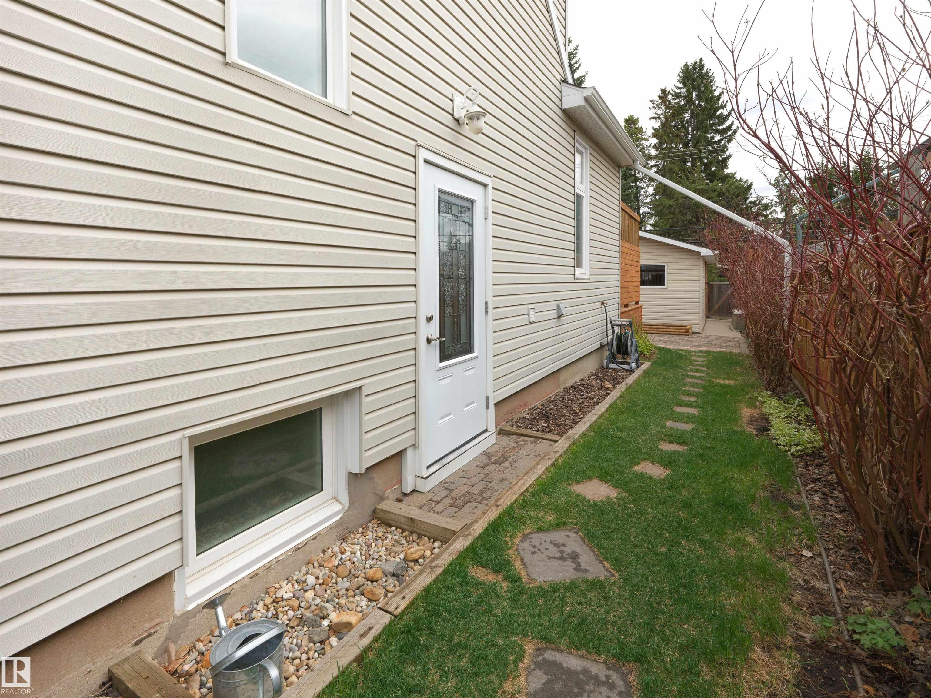 Photo 37 at 11635 72 Avenue NW, Belgravia, Edmonton