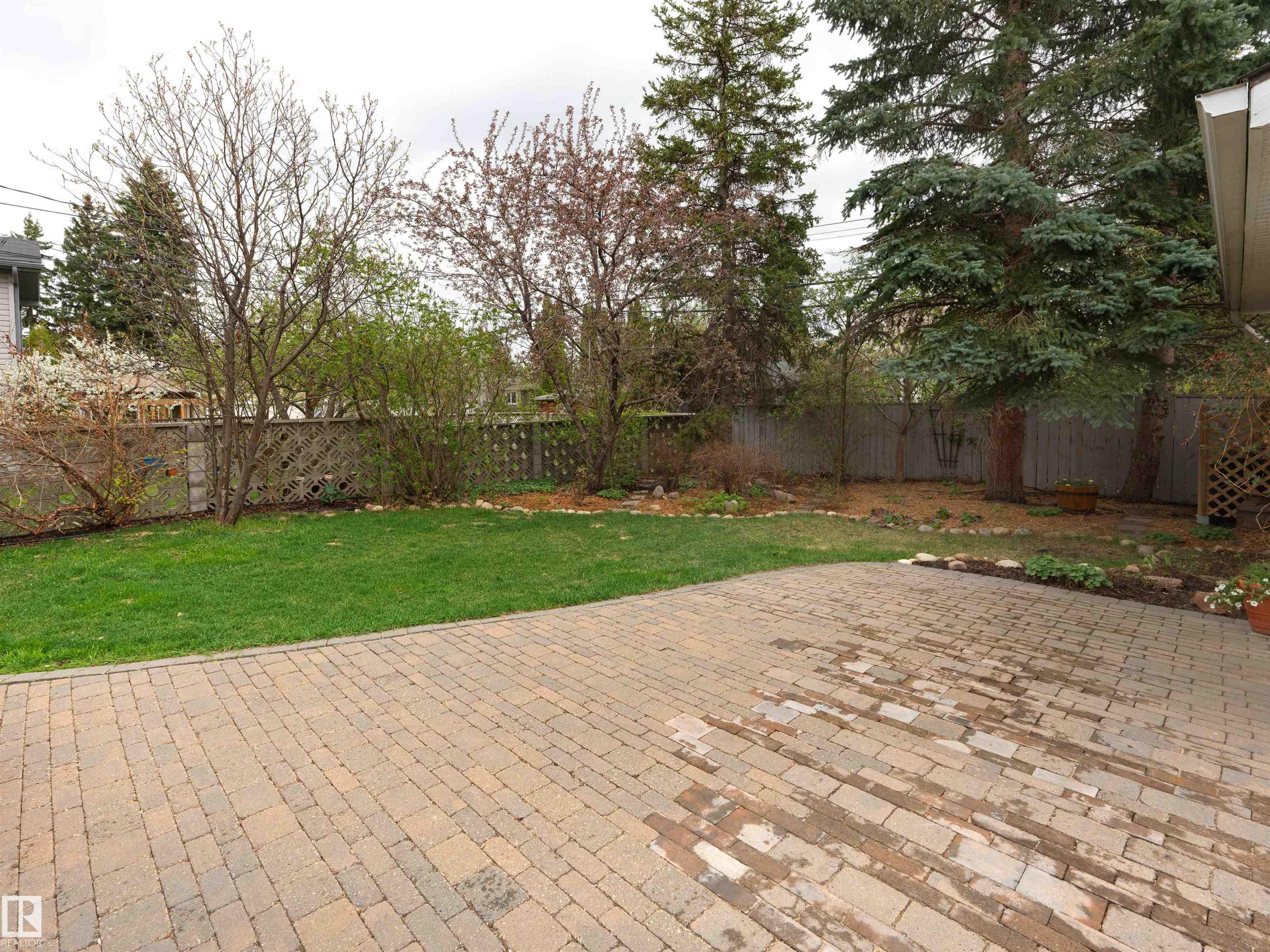 Photo 39 at 11635 72 Avenue NW, Belgravia, Edmonton