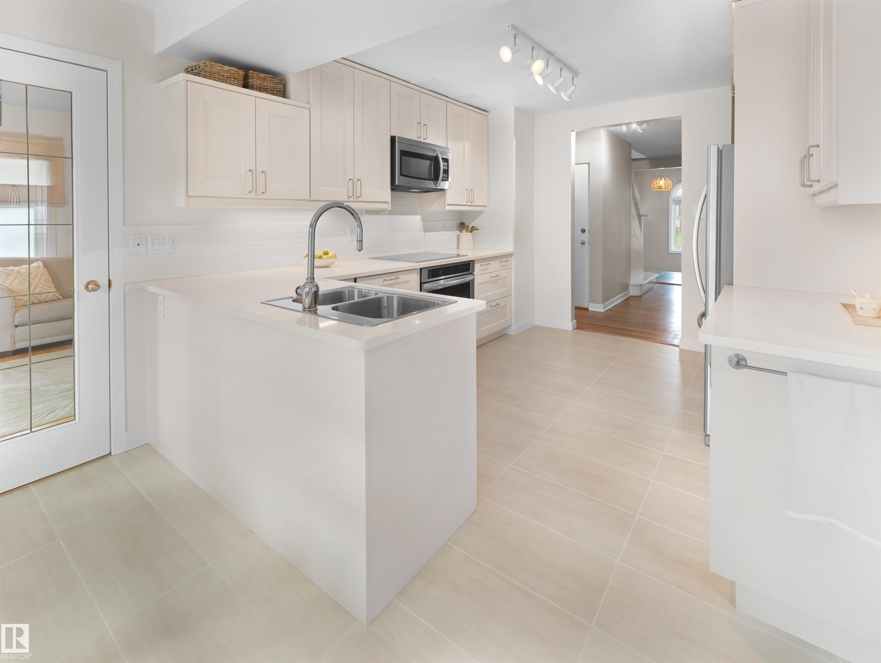 Photo 8 at 11635 72 Avenue NW, Belgravia, Edmonton