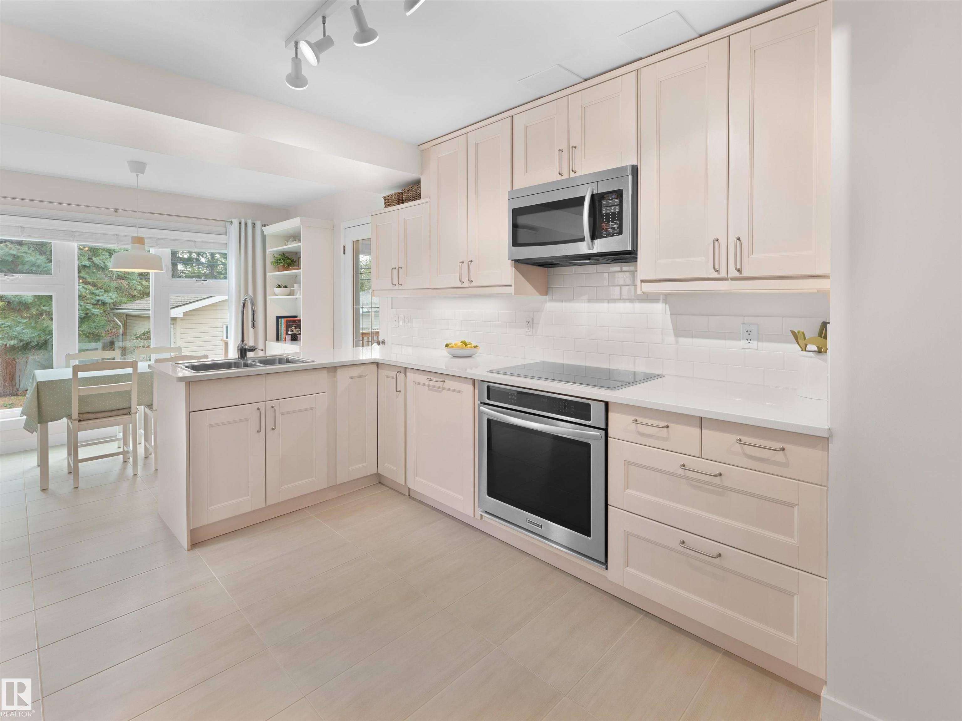Photo 10 at 11635 72 Avenue NW, Belgravia, Edmonton